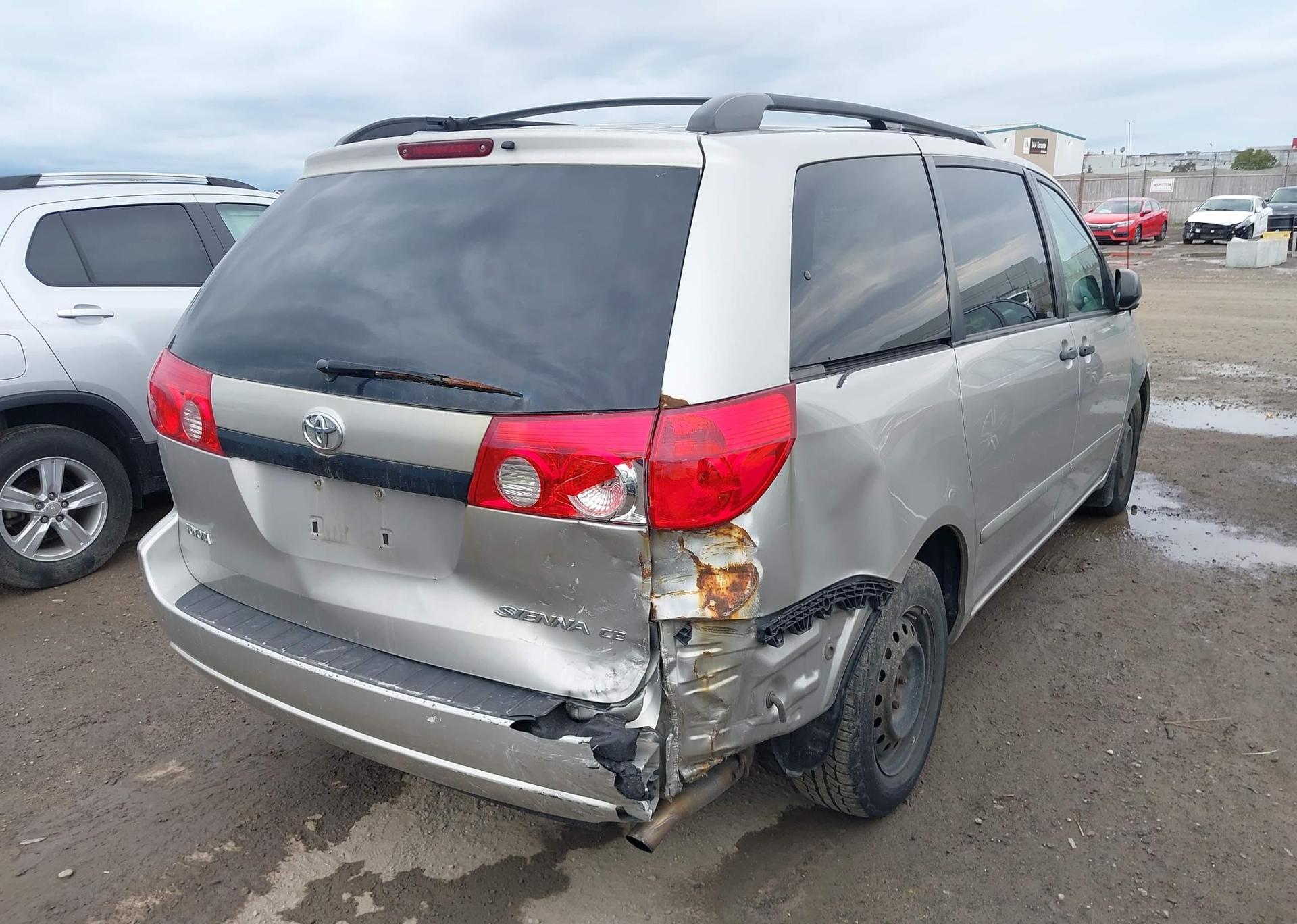 2010 TOYOTA SIENNA LE V6
