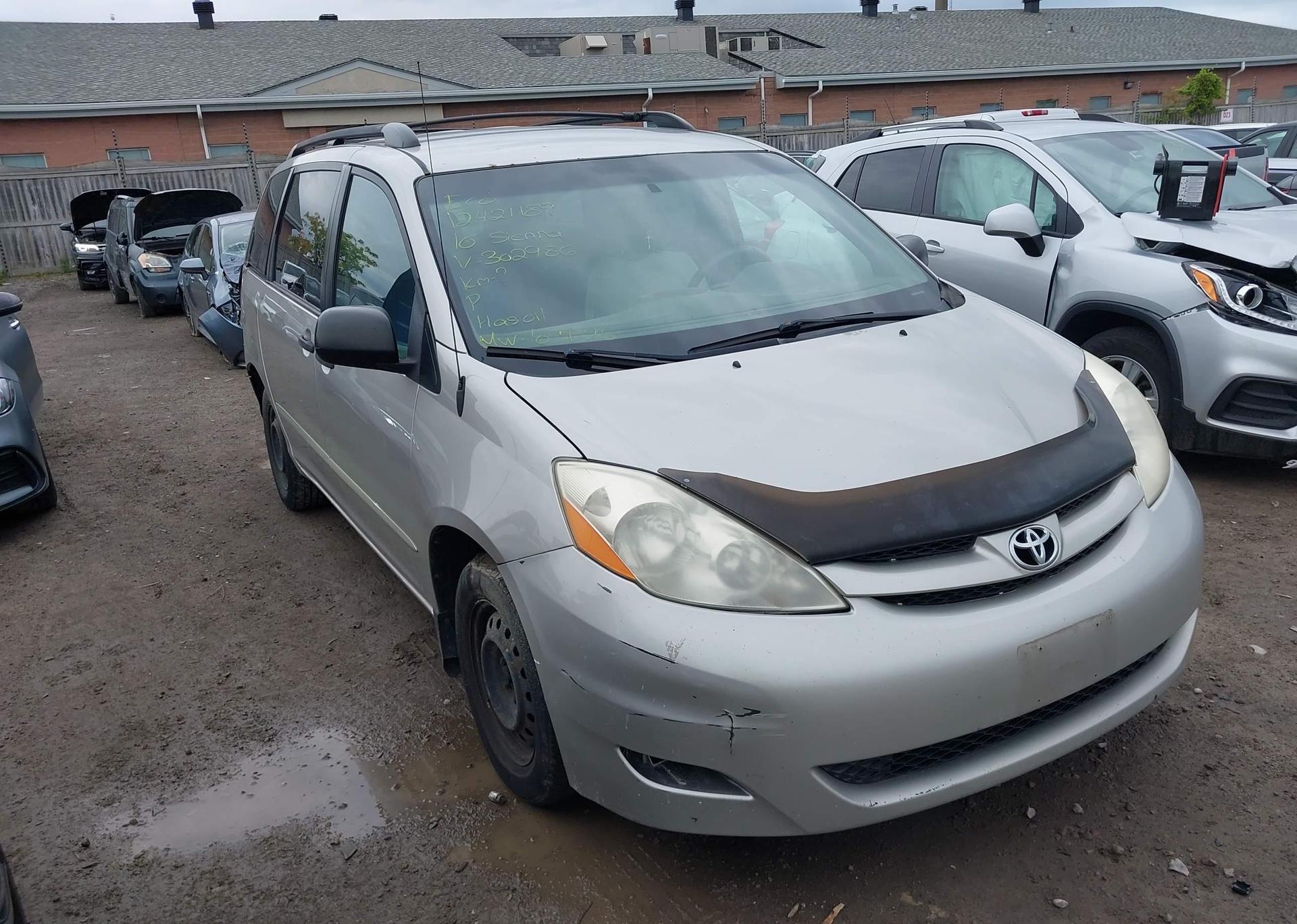 2010 TOYOTA SIENNA LE V6