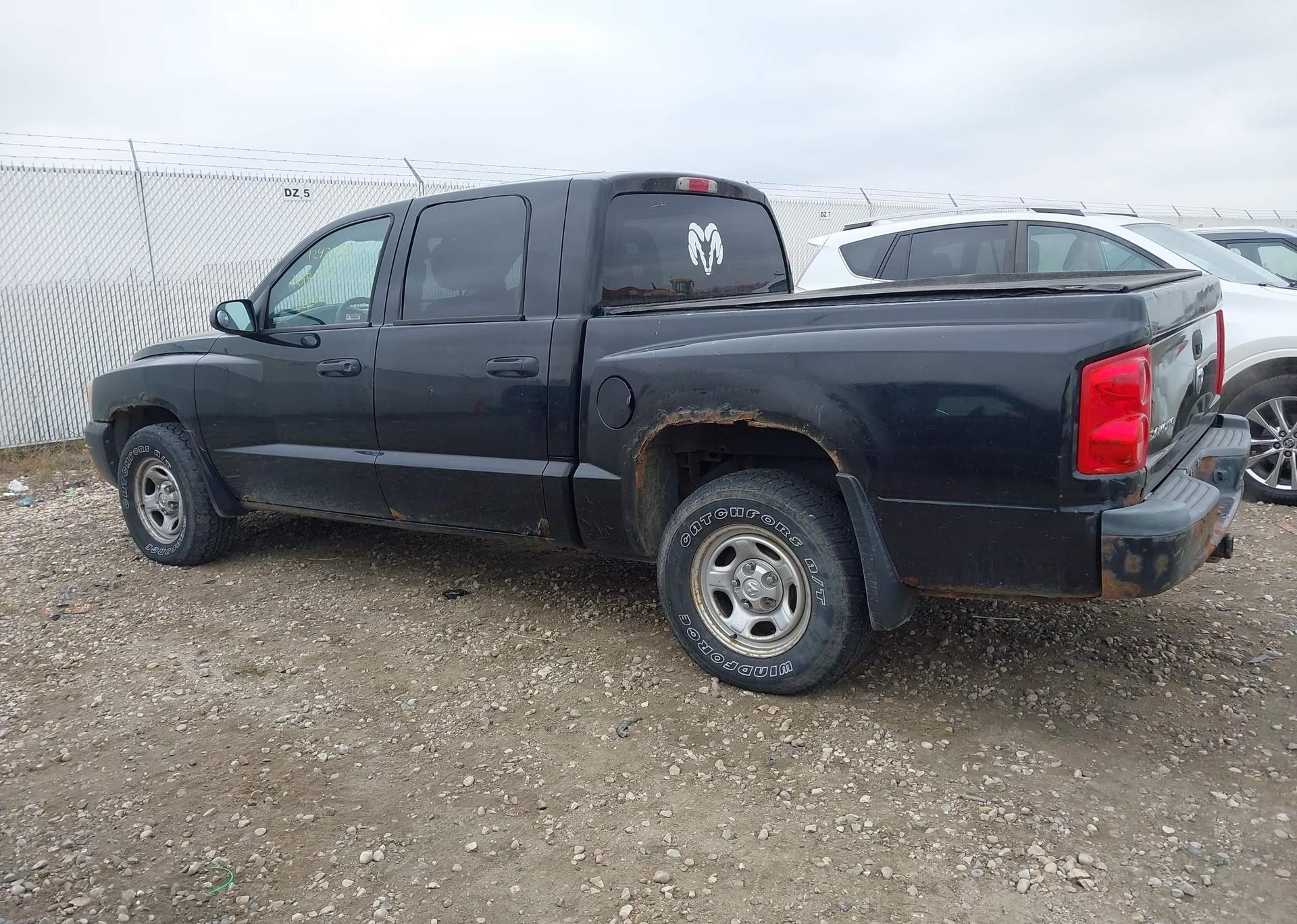 2006 DODGE DAKOTA QUAD