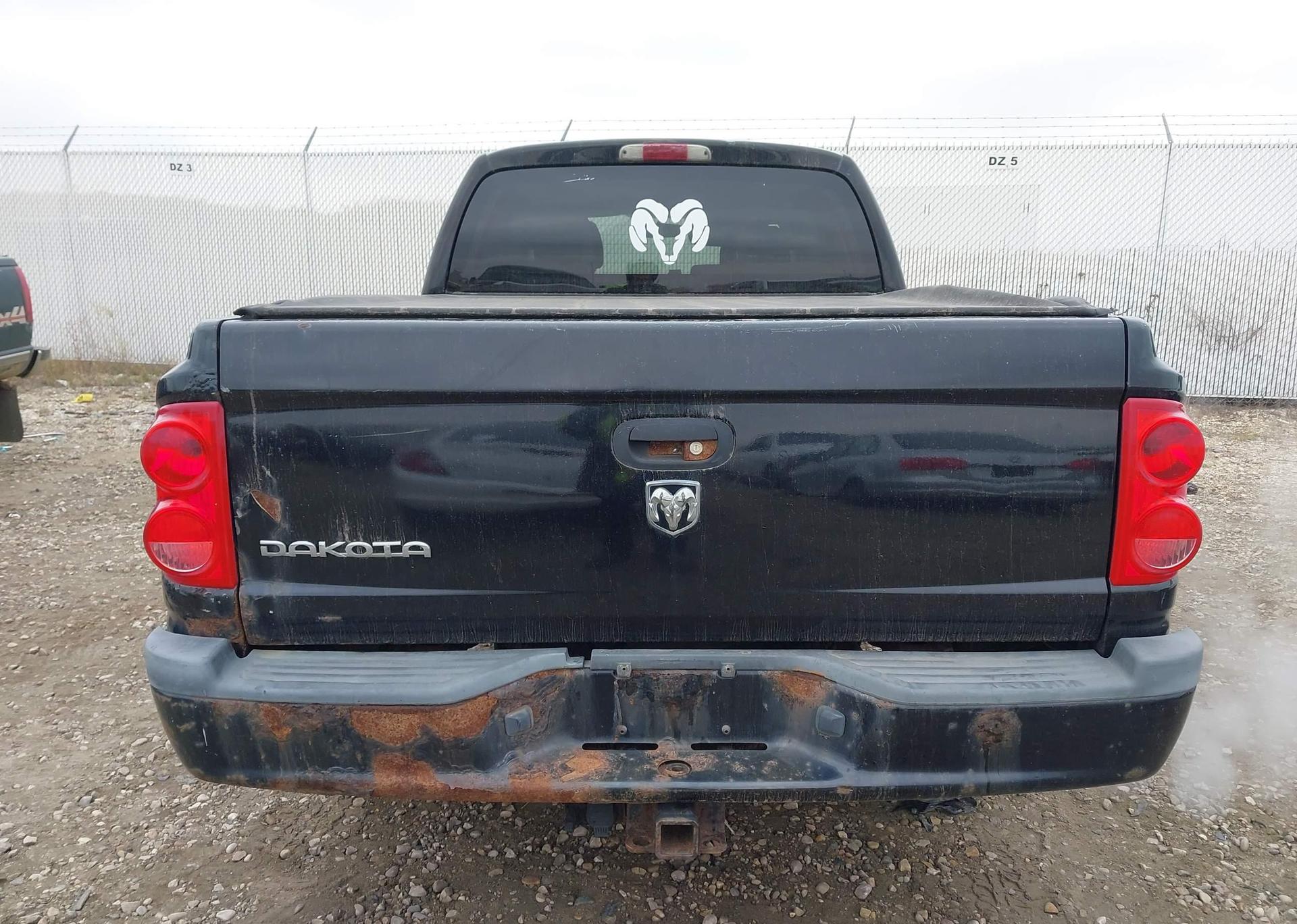 2006 DODGE DAKOTA QUAD