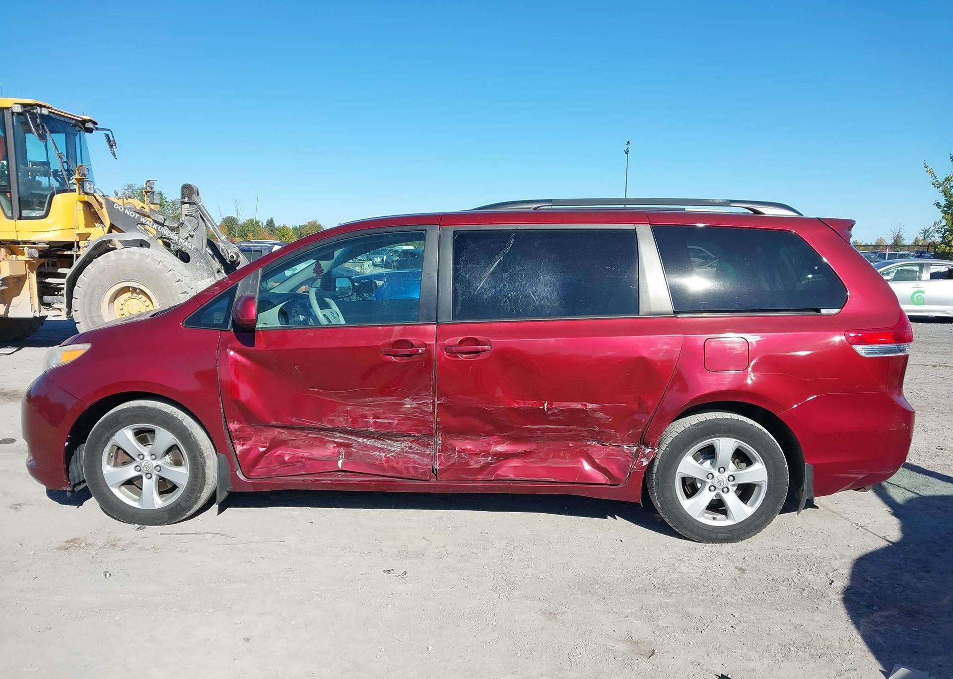 2012 TOYOTA SIENNA