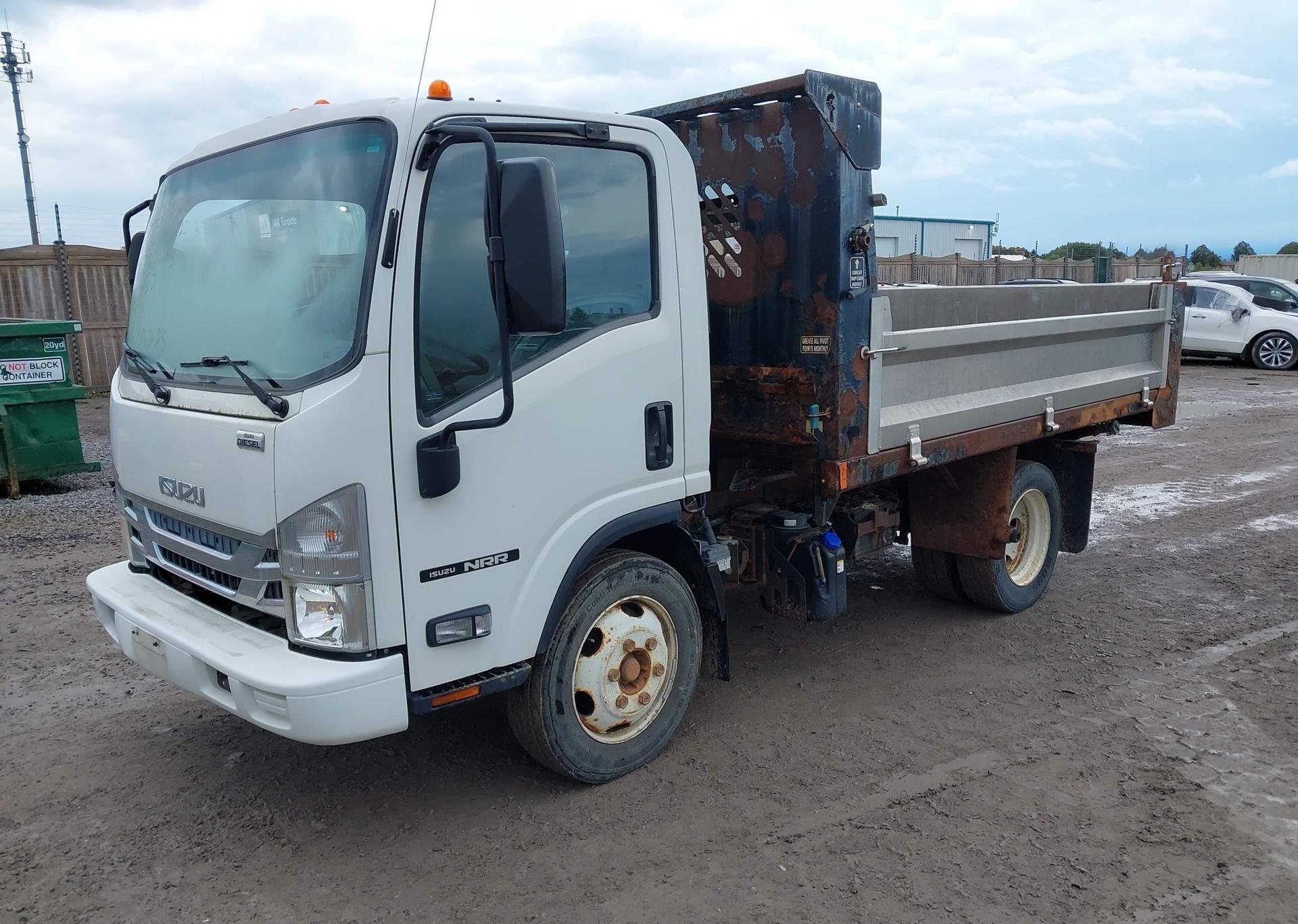 2017 ISUZU NRR