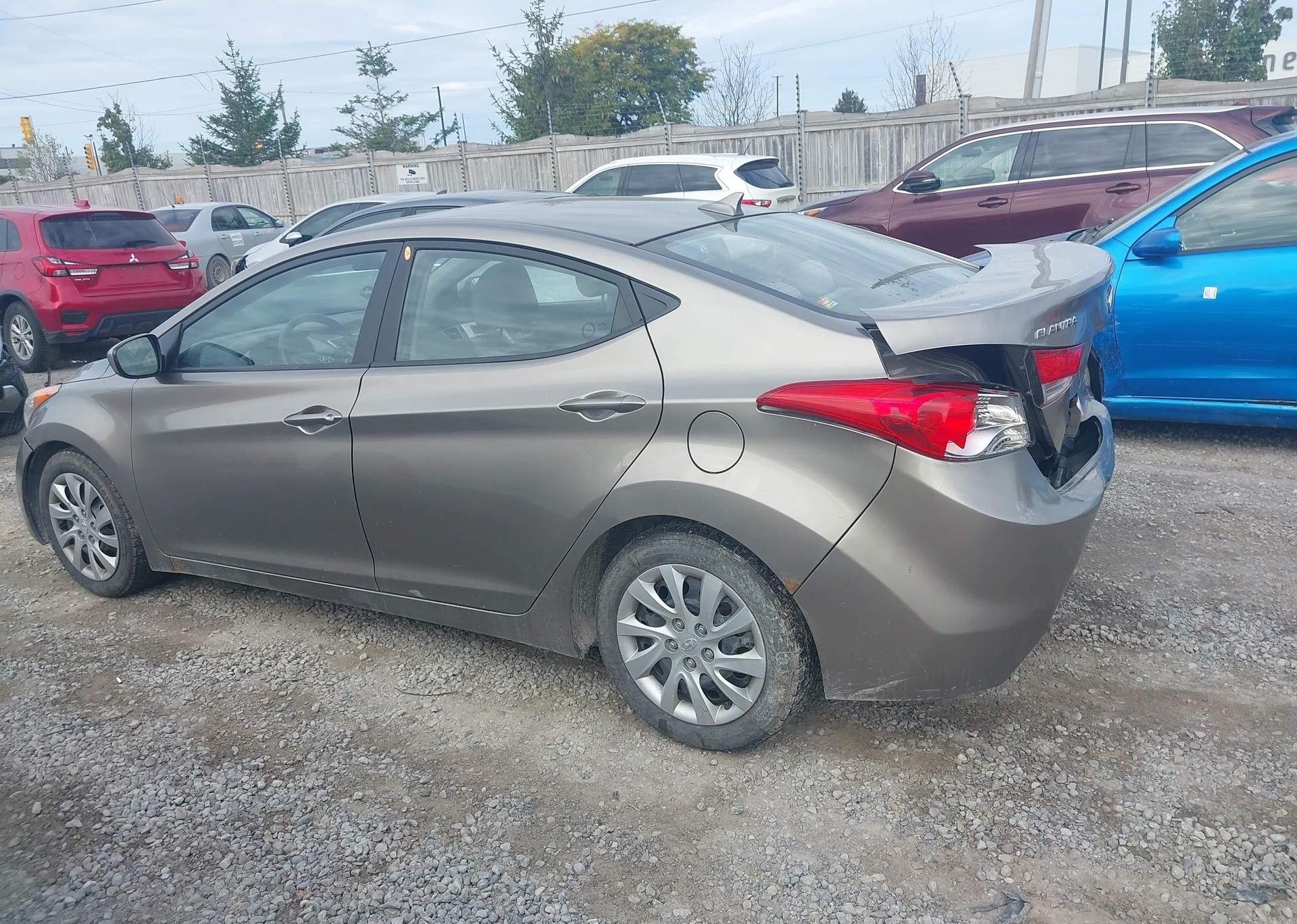 2012 HYUNDAI ELANTRA GL