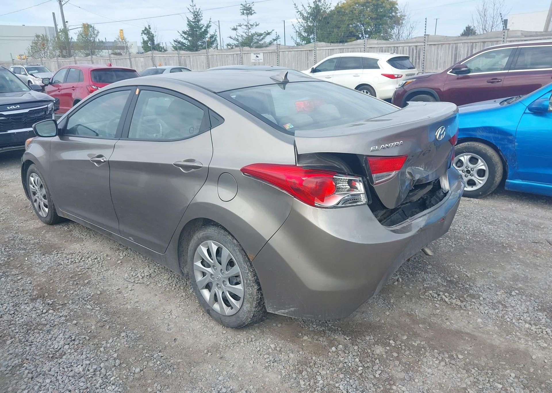 2012 HYUNDAI ELANTRA GL