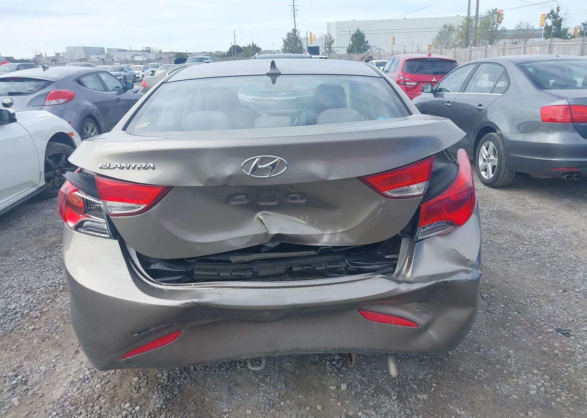 2012 HYUNDAI ELANTRA GL