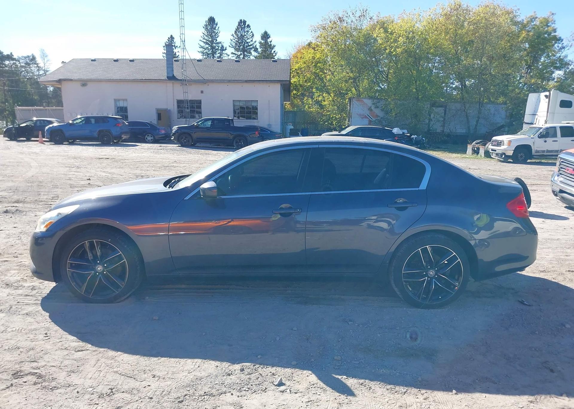 2012 INFINITI G37