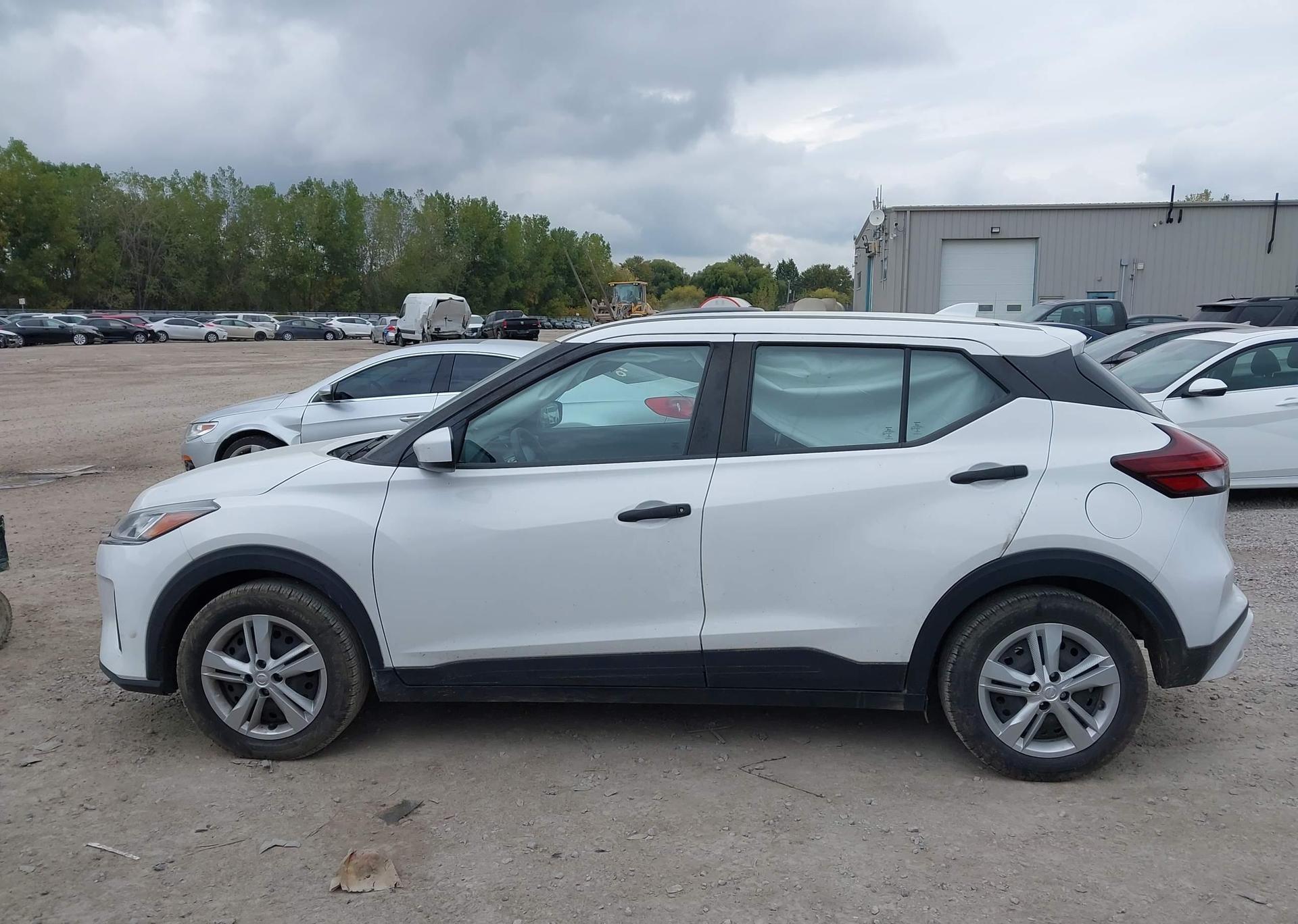 2021 NISSAN KICKS