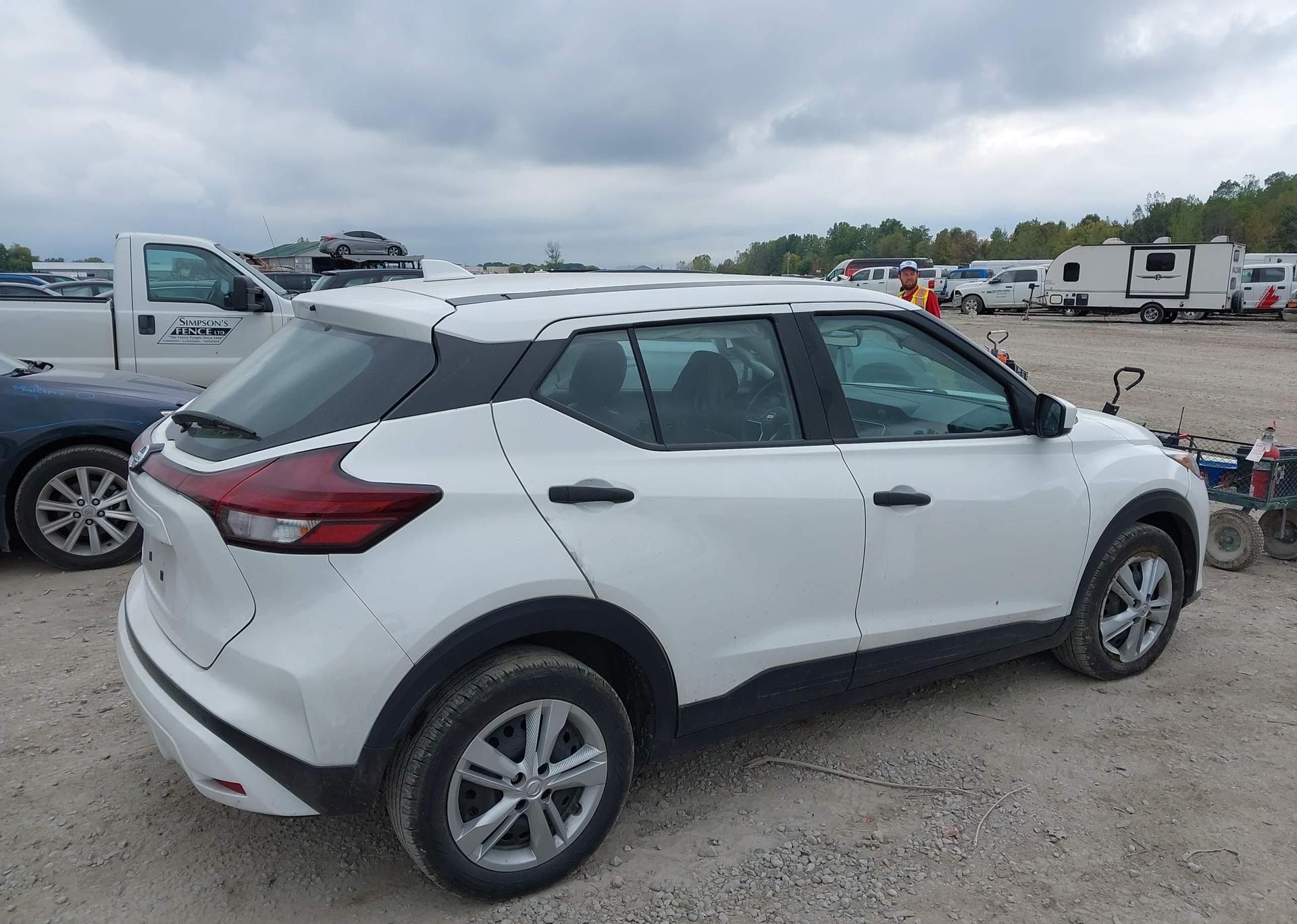 2021 NISSAN KICKS