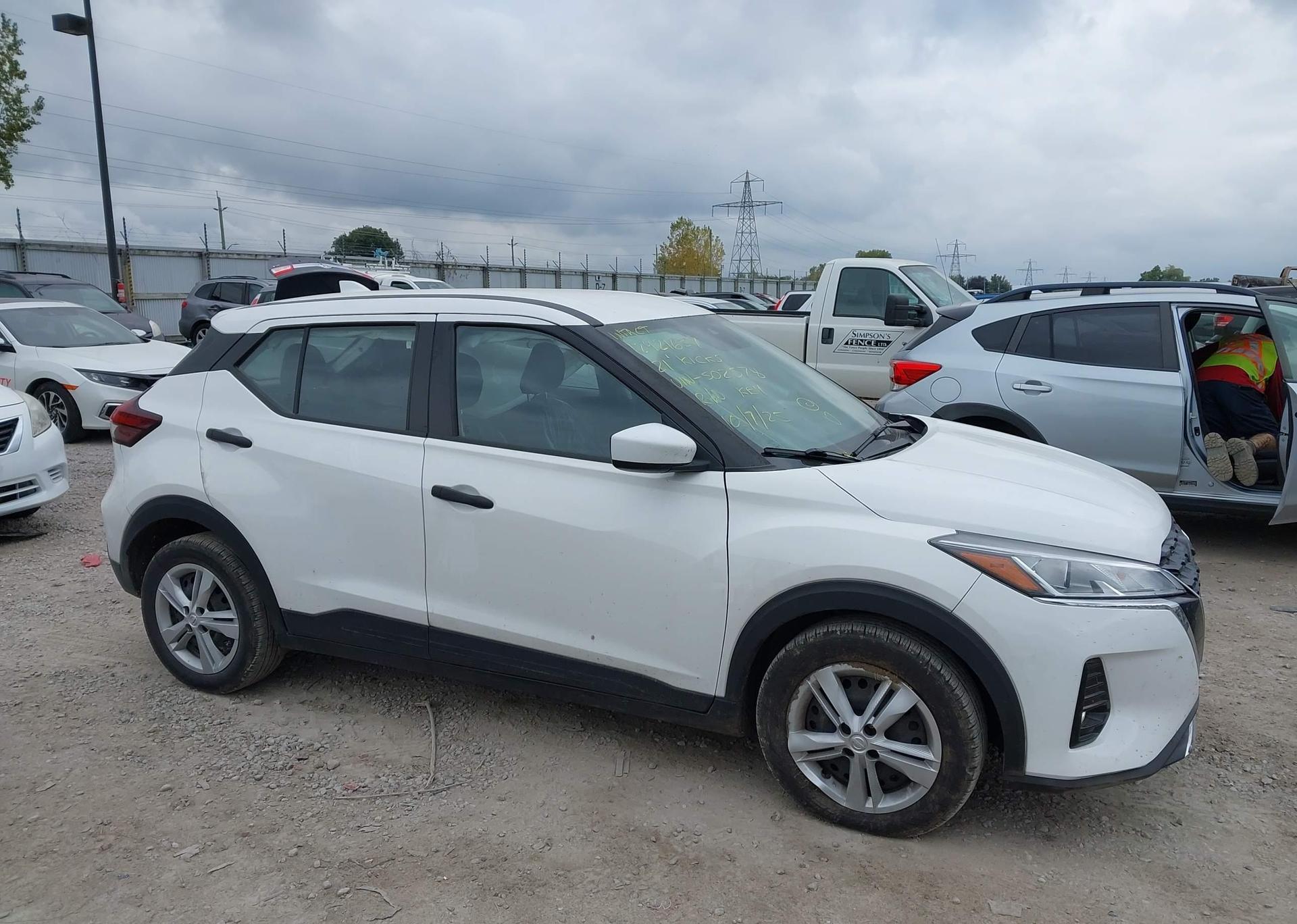 2021 NISSAN KICKS