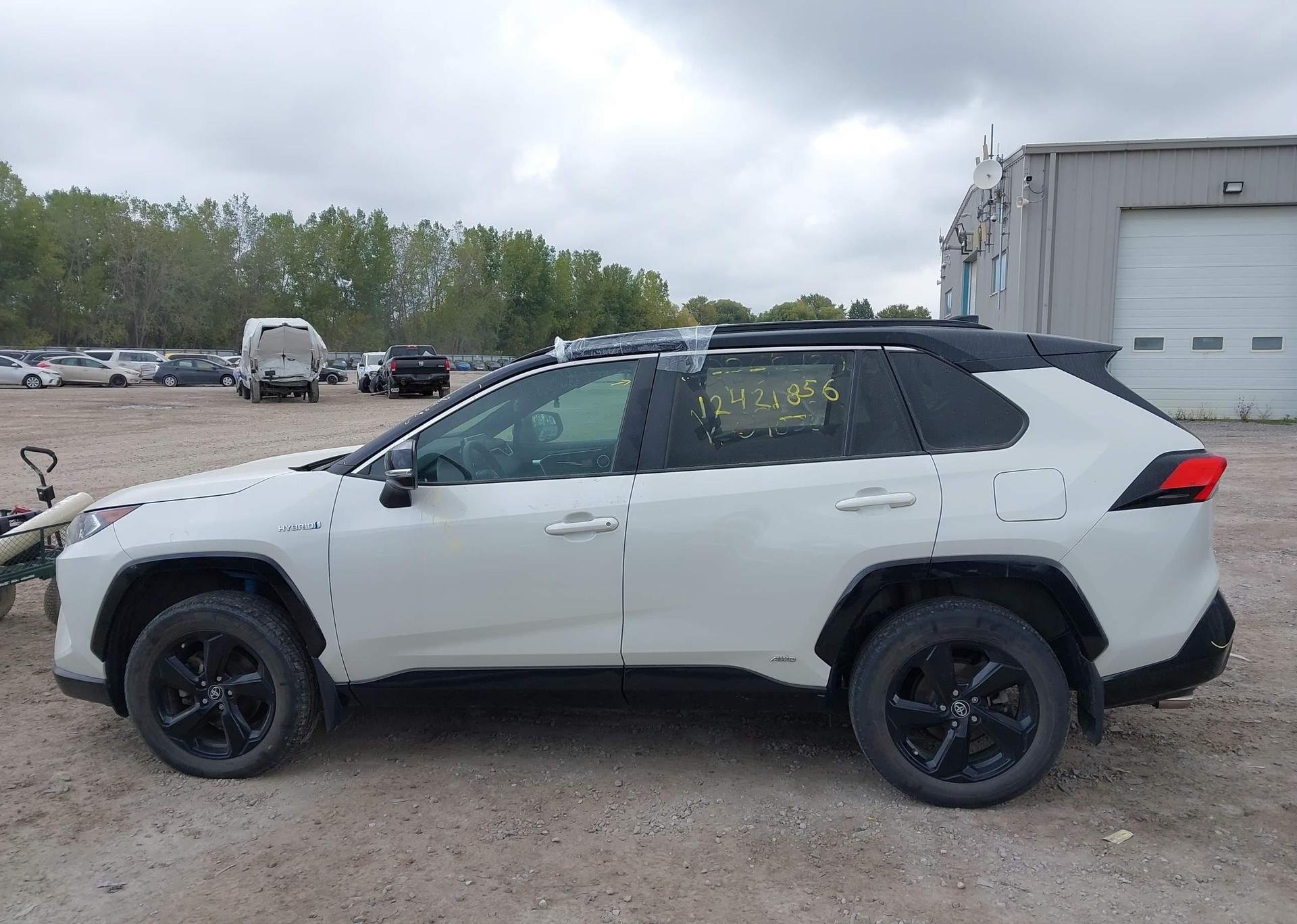 2020 TOYOTA RAV4 HYBRID XLE