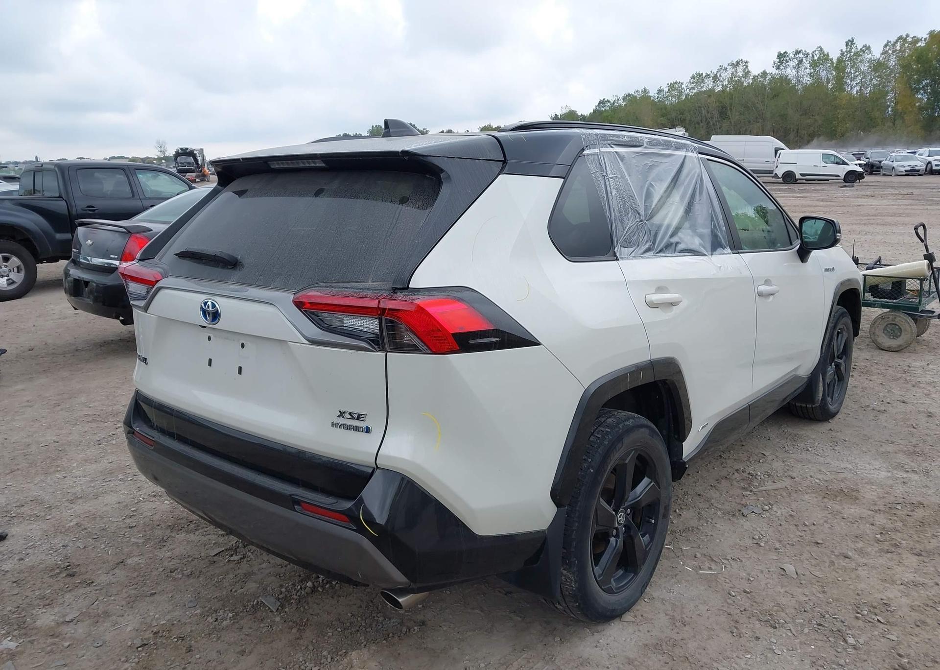 2020 TOYOTA RAV4 HYBRID XLE