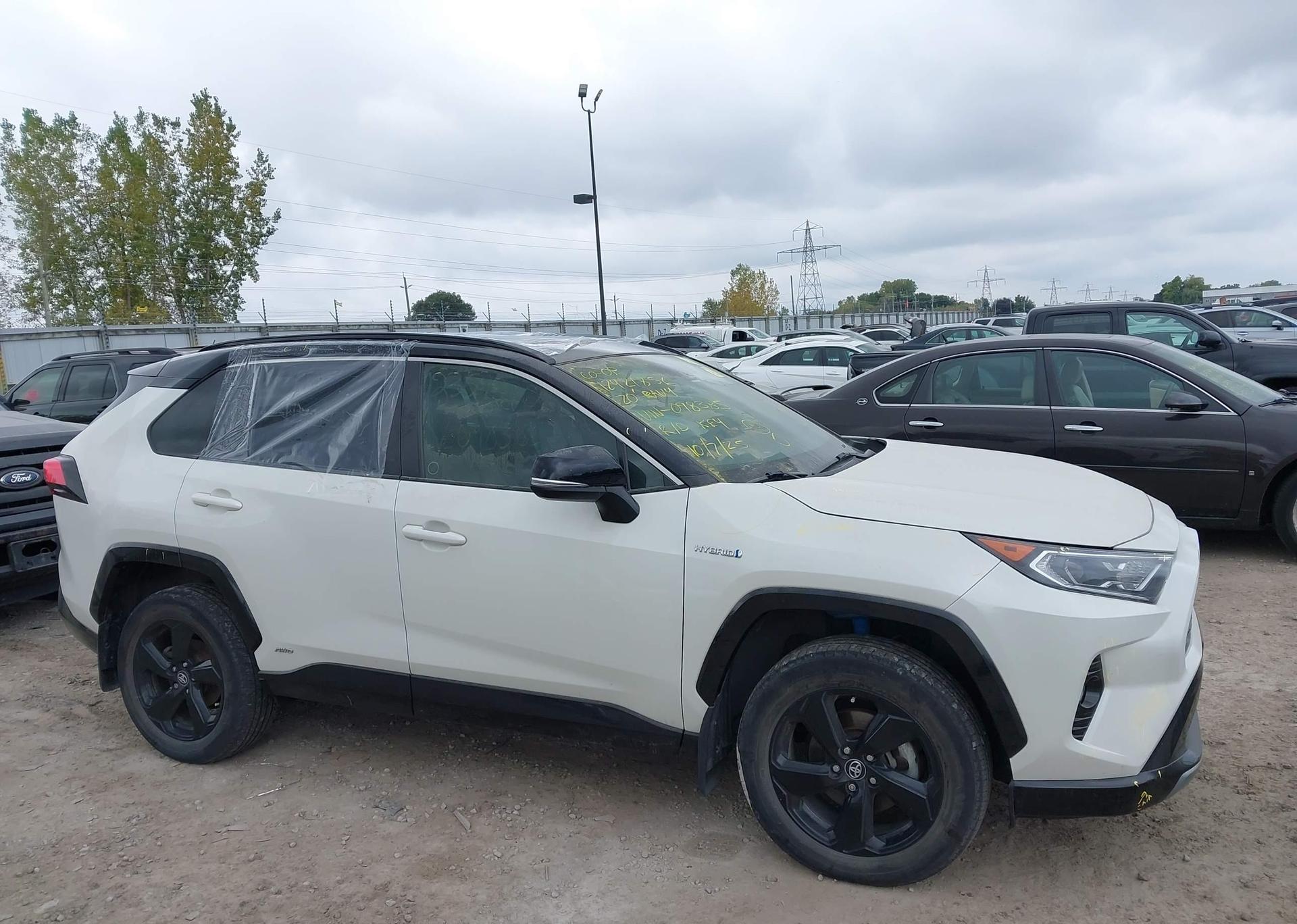 2020 TOYOTA RAV4 HYBRID XLE