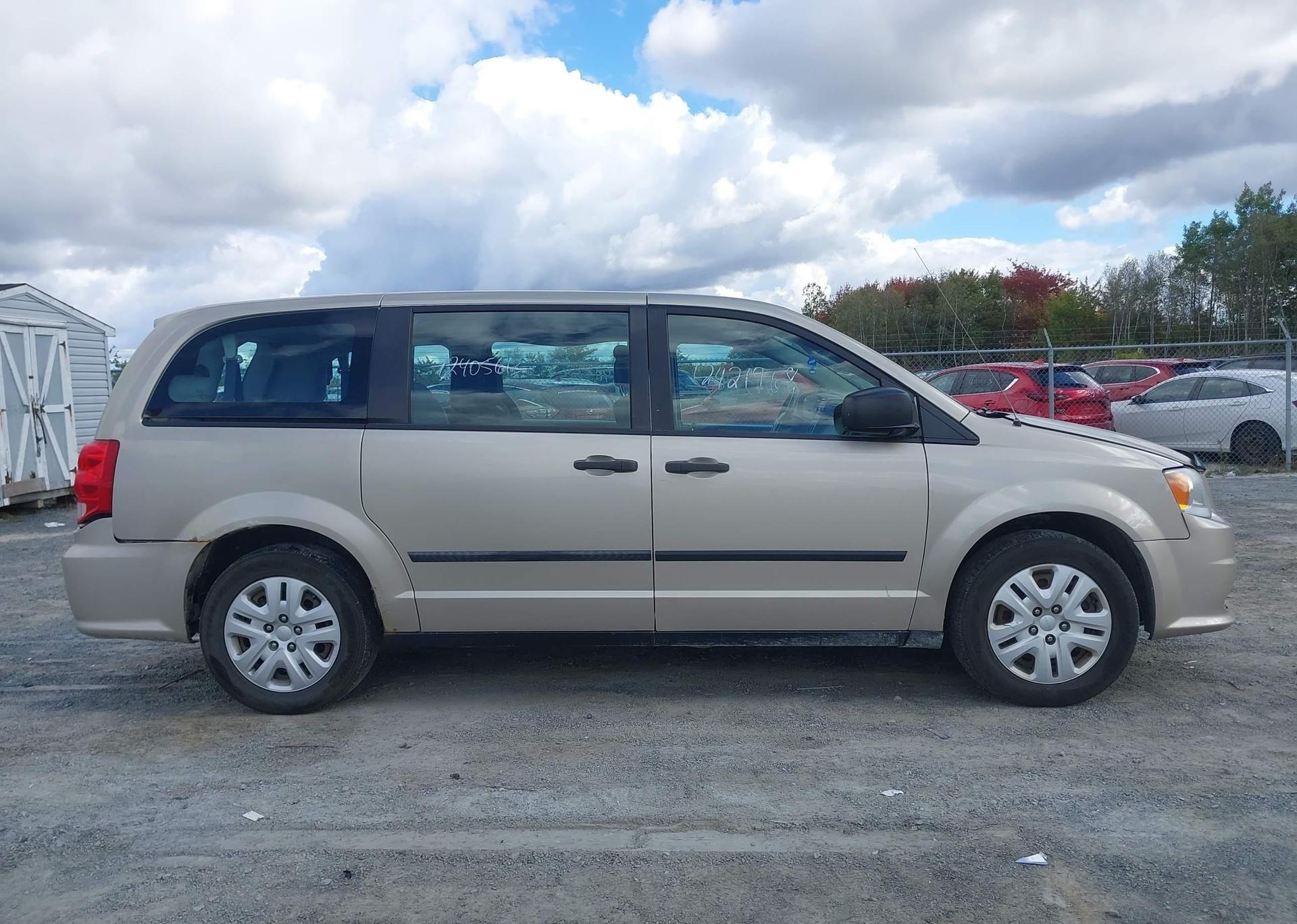 2015 DODGE GRAND CARAVAN SE