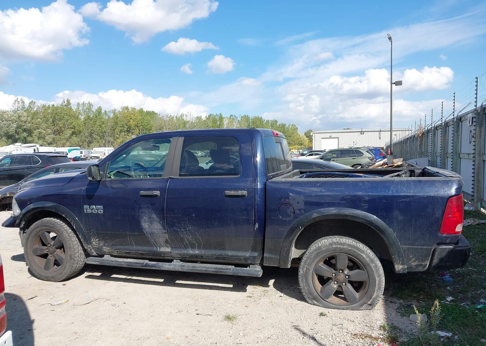 2016 RAM 1500 SLT