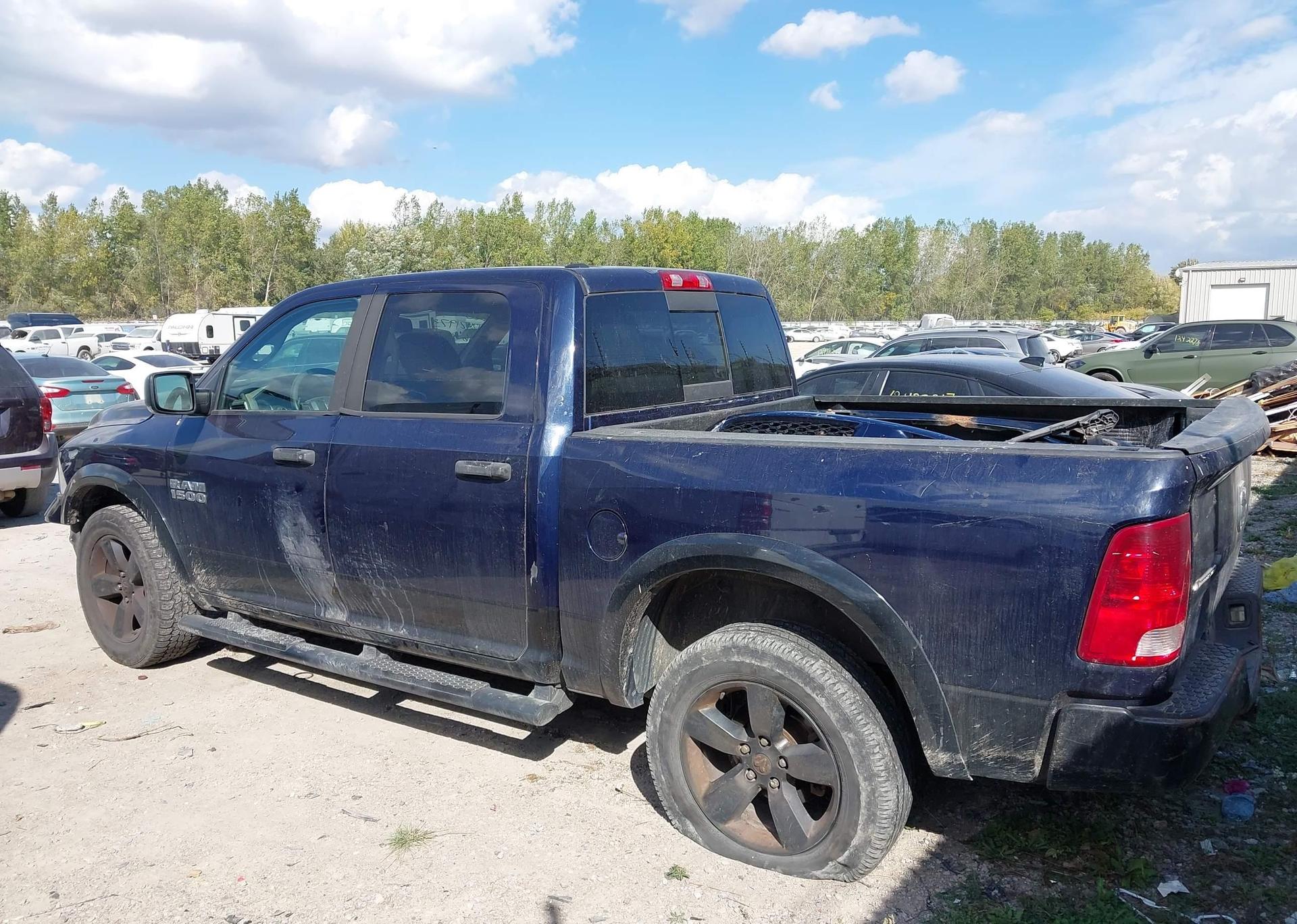 2016 RAM 1500 SLT