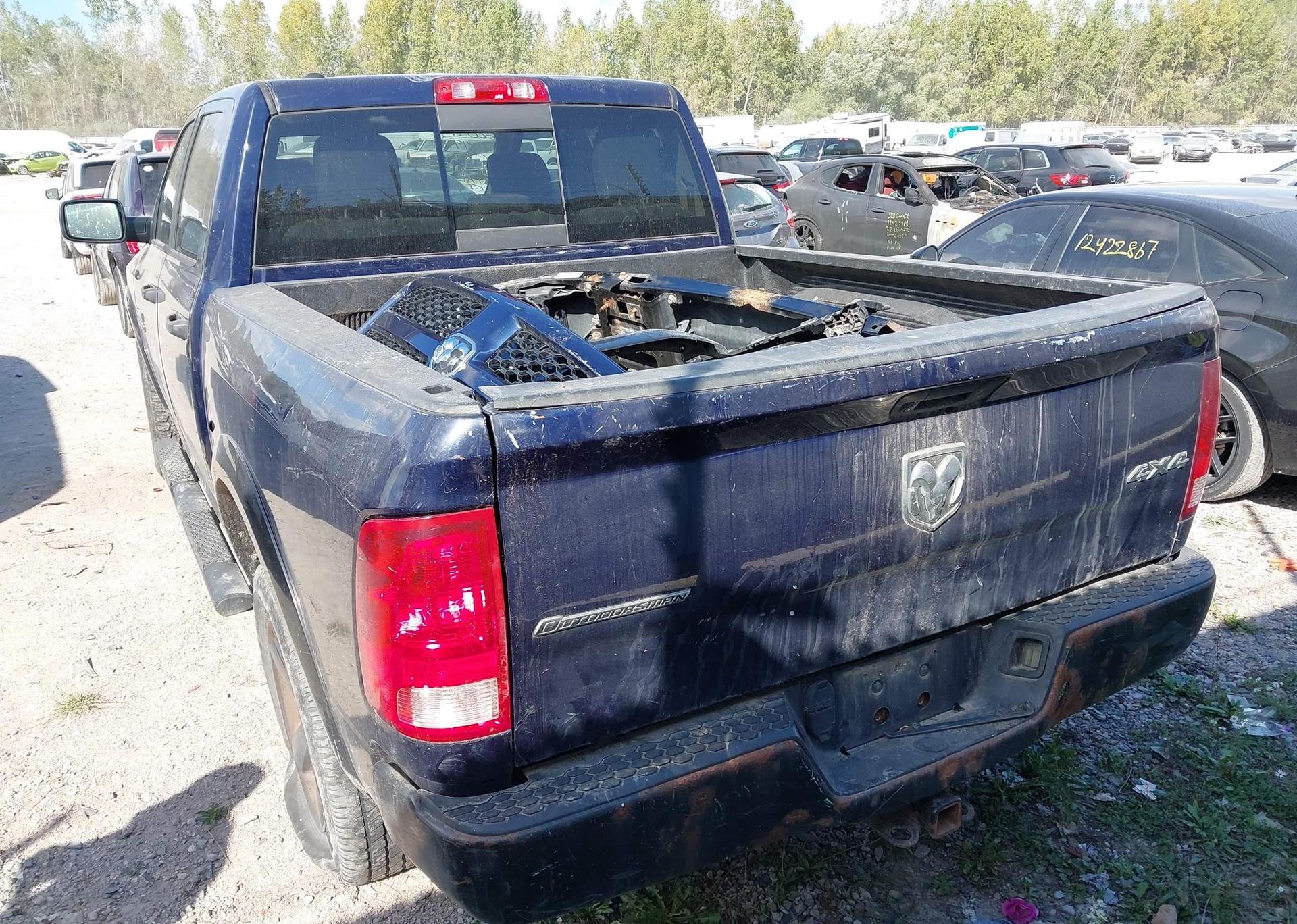 2016 RAM 1500 SLT