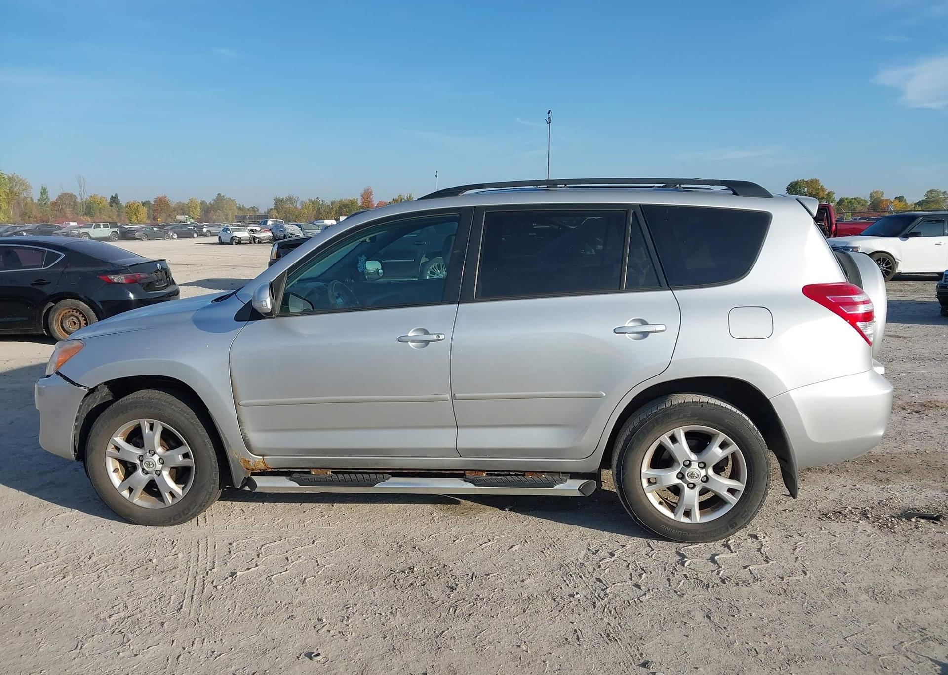 2011 TOYOTA RAV4