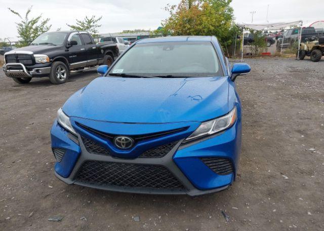 2018 TOYOTA CAMRY SE