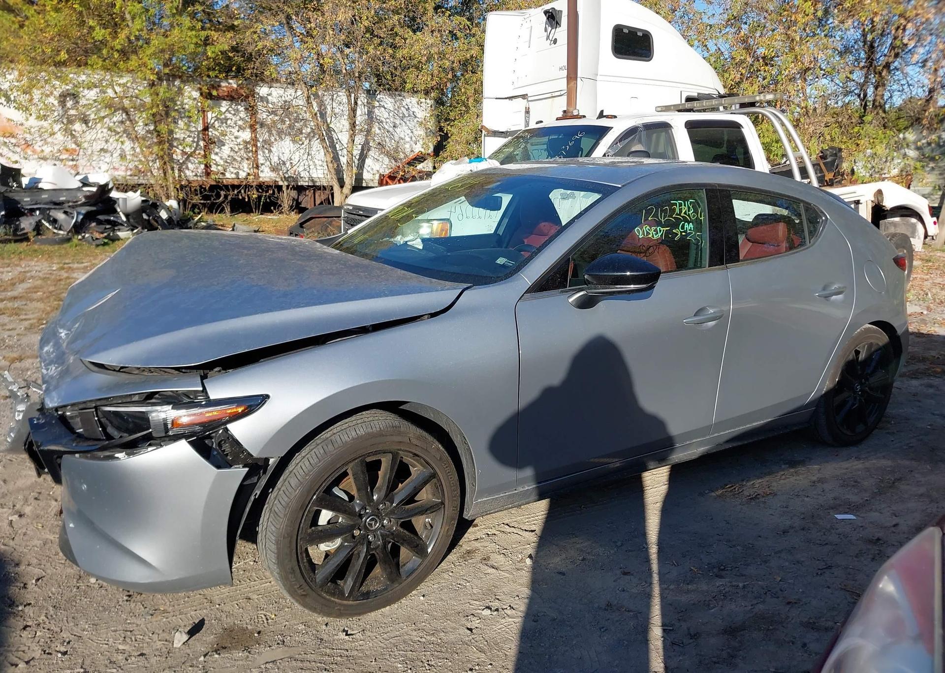 2023 MAZDA 3 PREMIUM