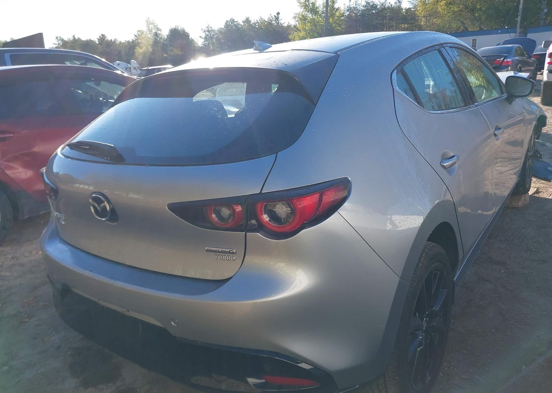 2023 MAZDA 3 PREMIUM