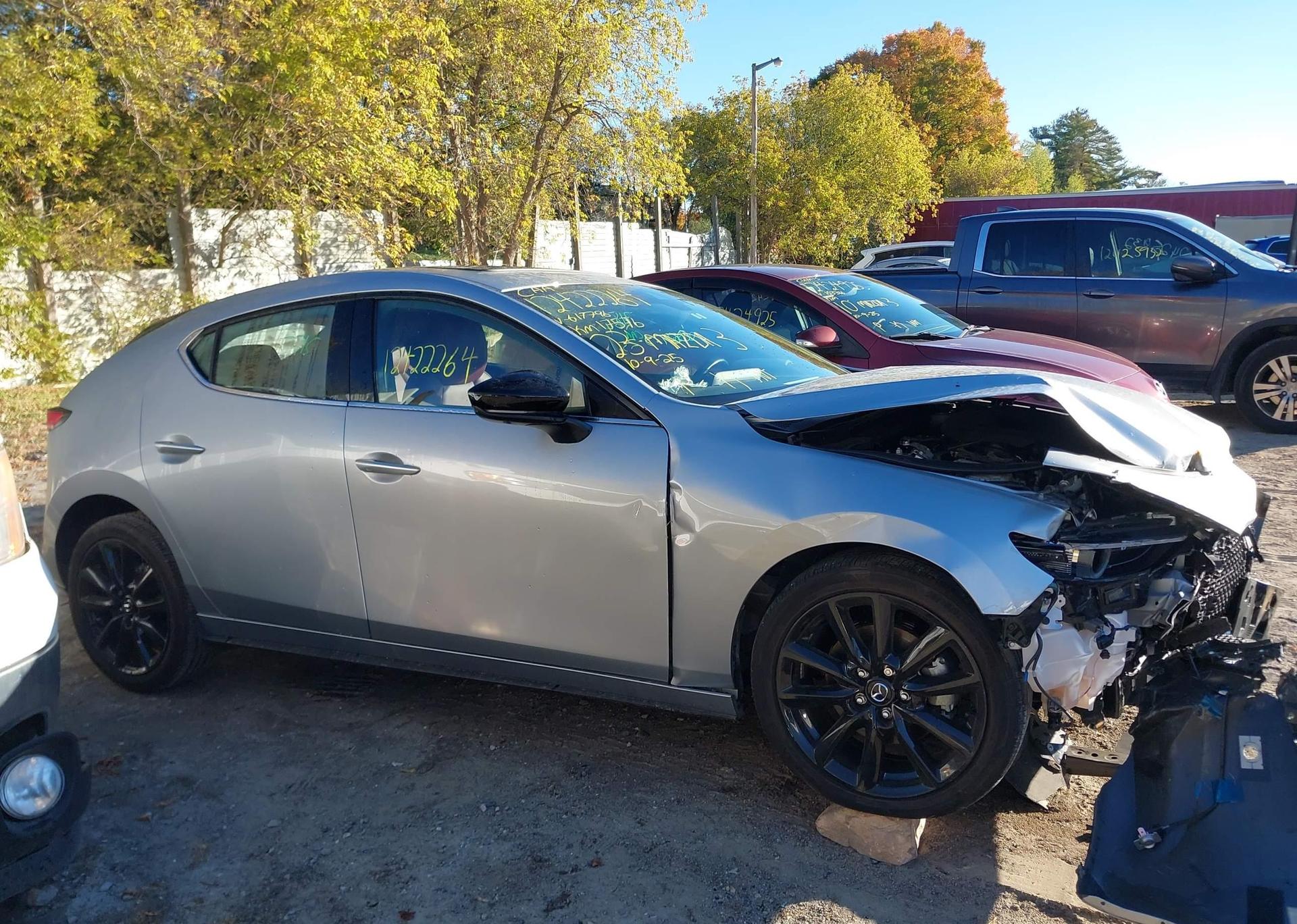 2023 MAZDA 3 PREMIUM
