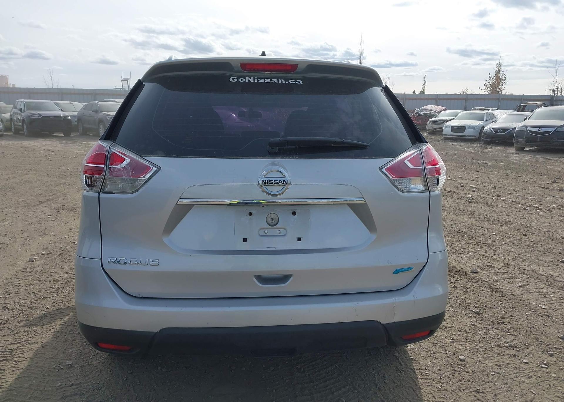 2015 NISSAN ROGUE S