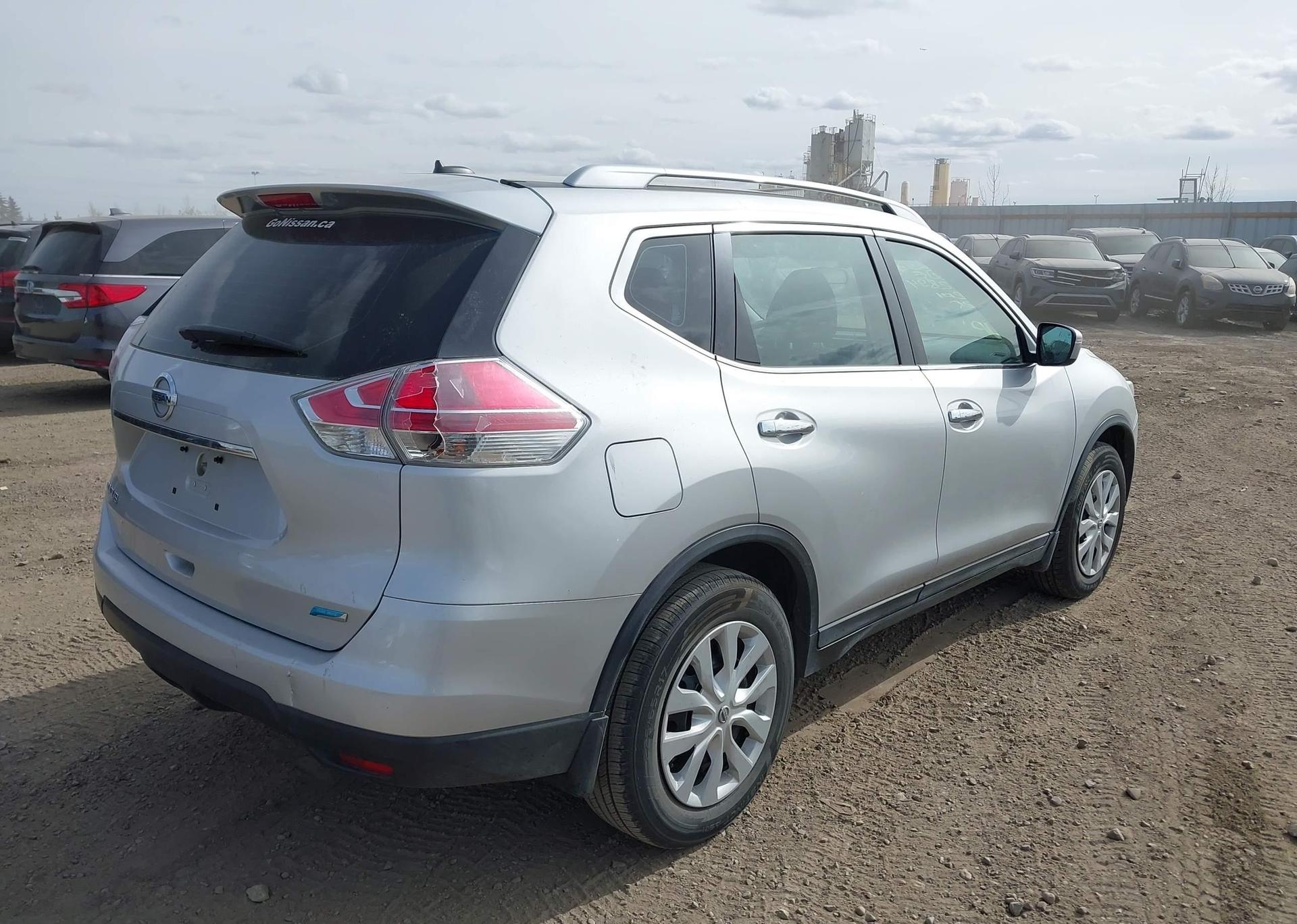 2015 NISSAN ROGUE S