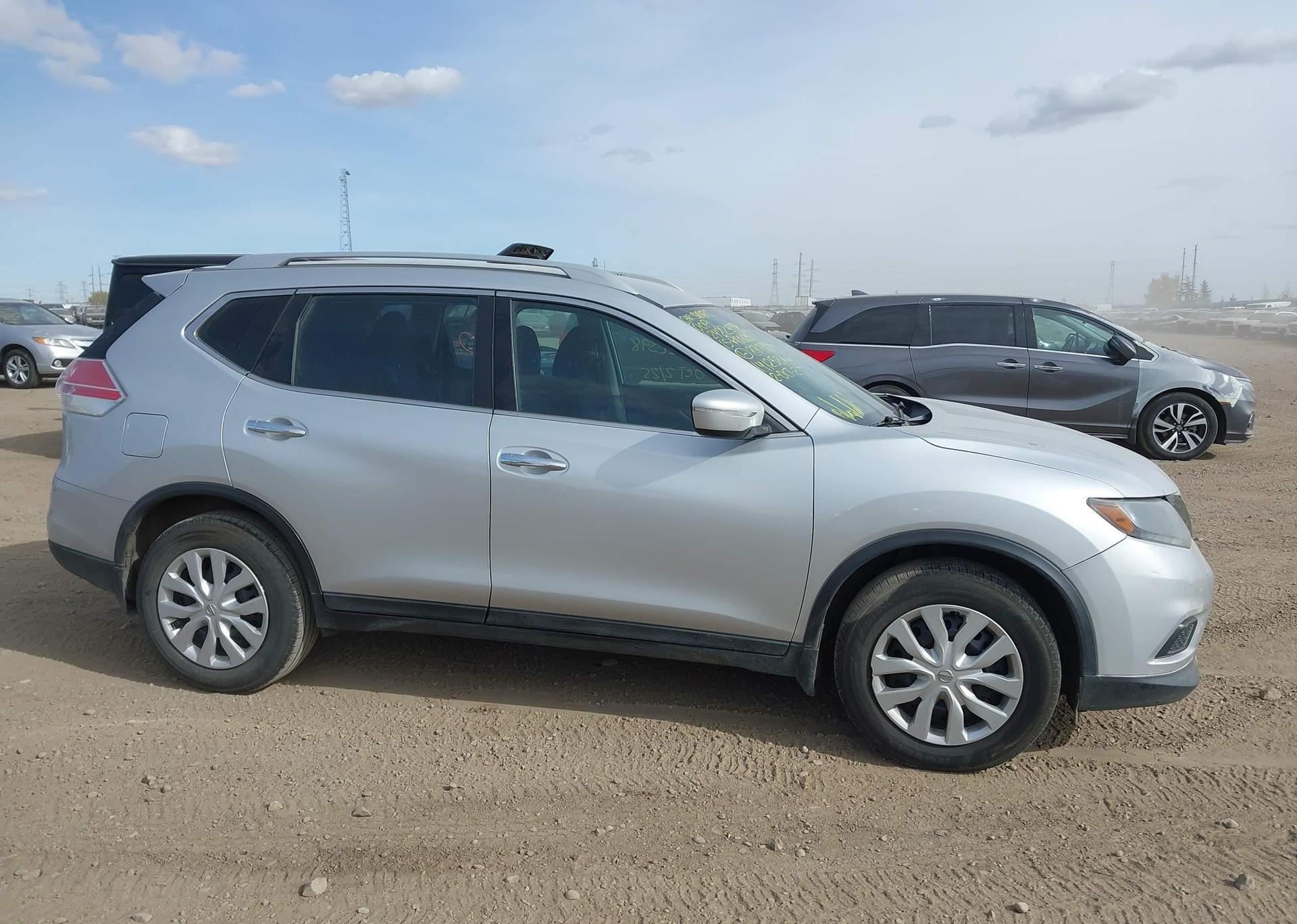 2015 NISSAN ROGUE S