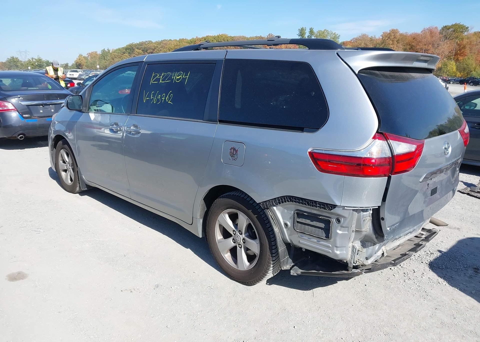 2015 TOYOTA SIENNA