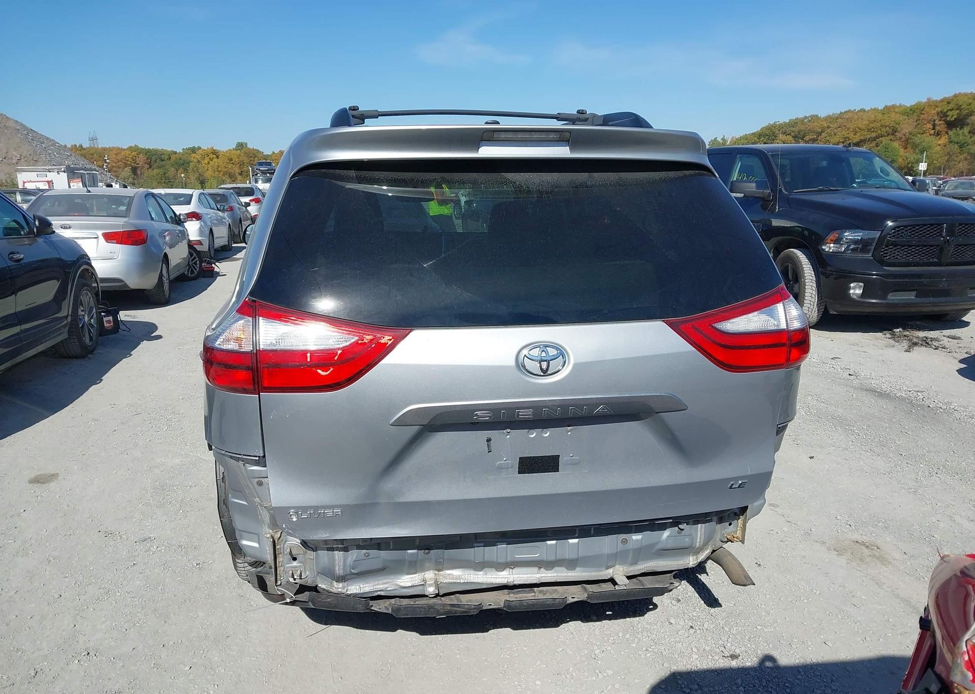 2015 TOYOTA SIENNA