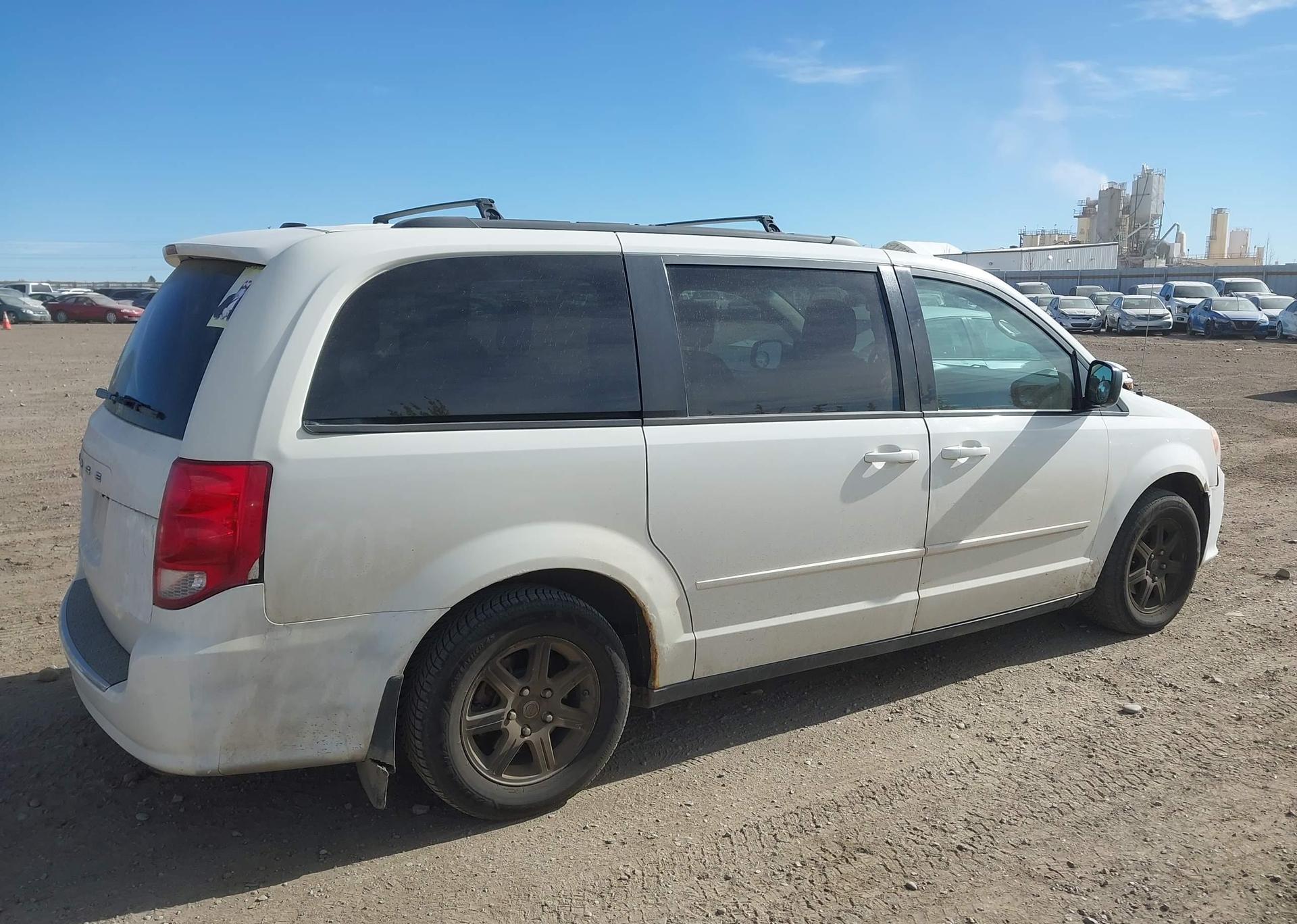 2011 DODGE GRAND CARAVAN SE