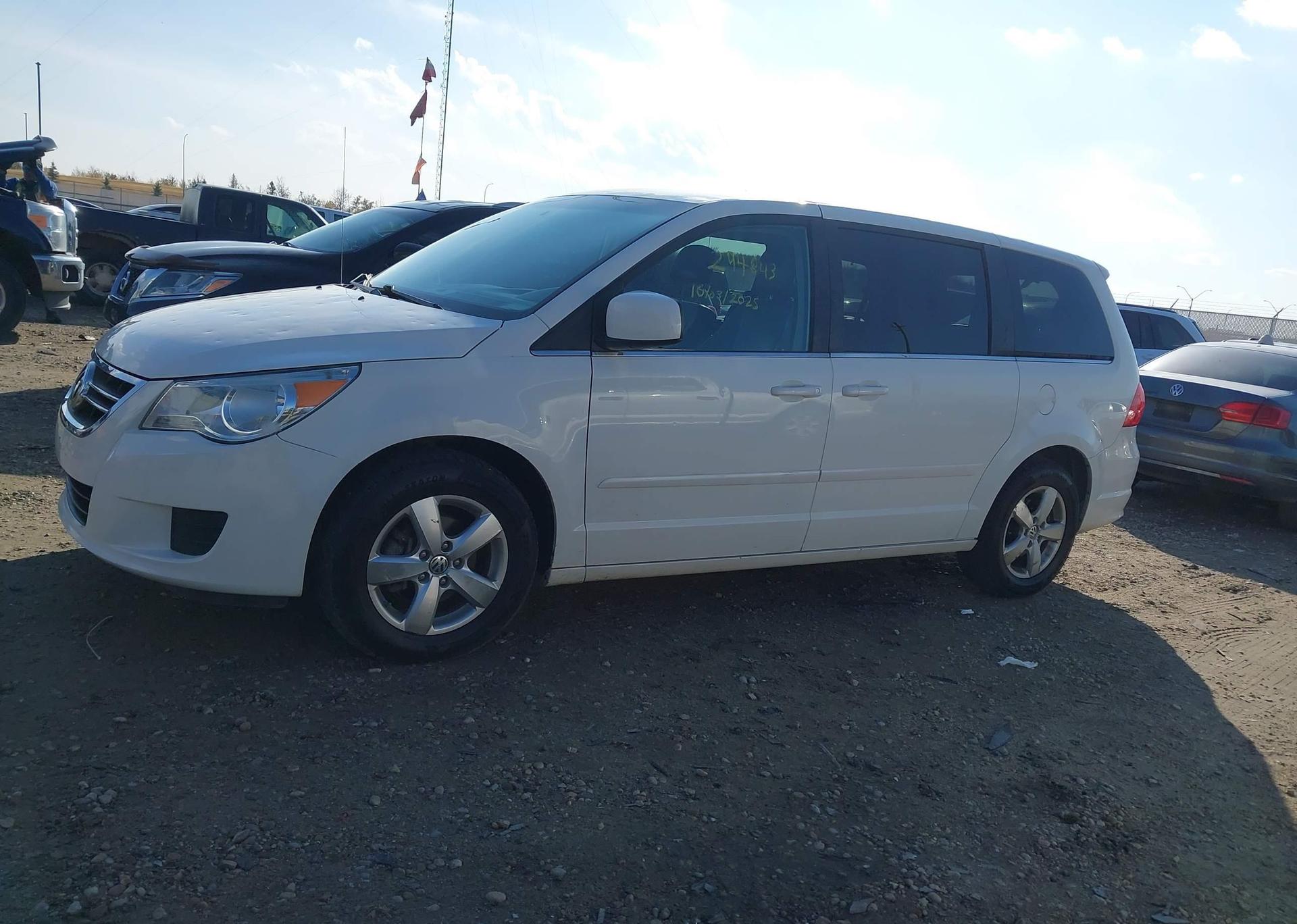 2010 VOLKSWAGEN ROUTAN SE