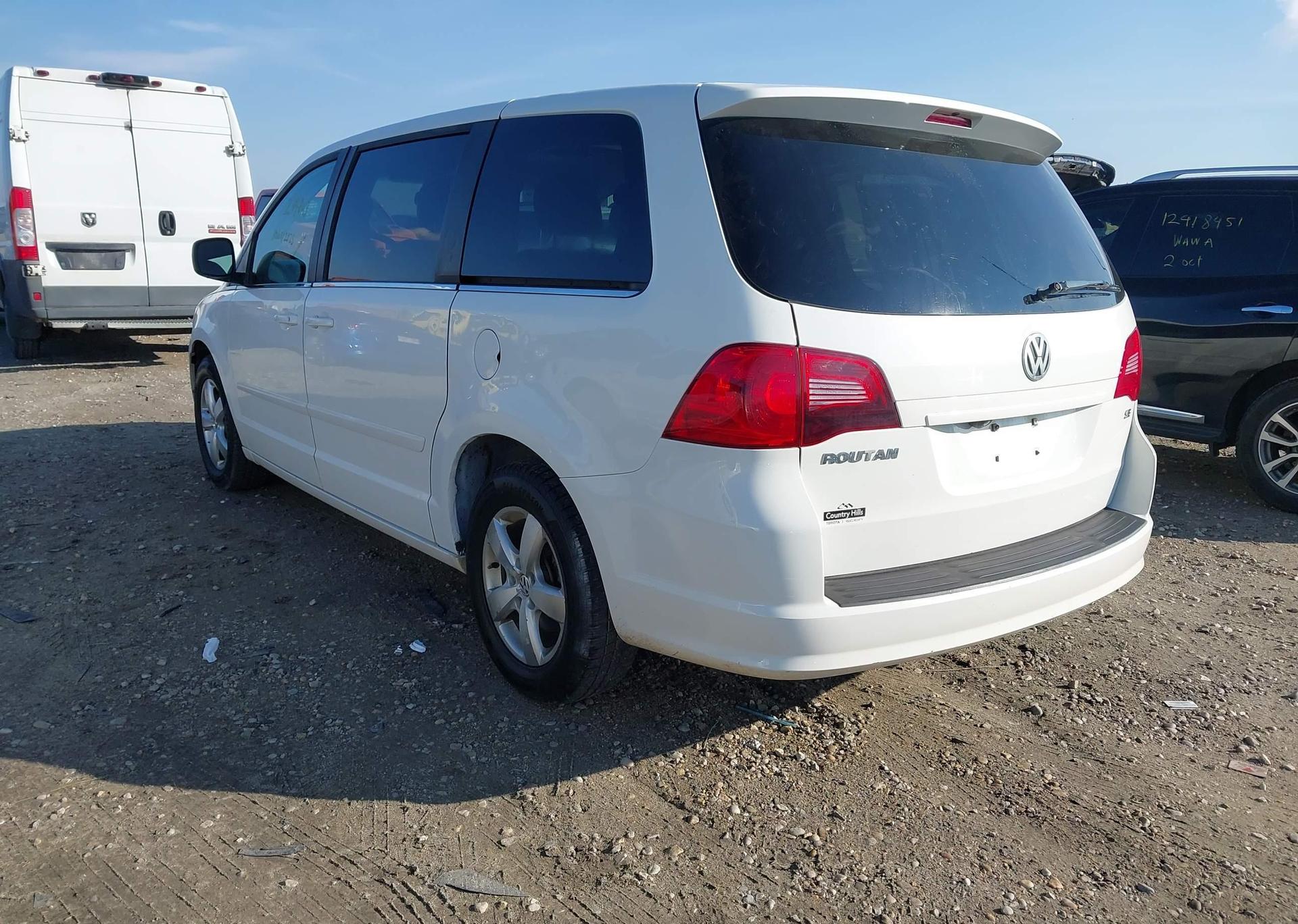 2010 VOLKSWAGEN ROUTAN SE