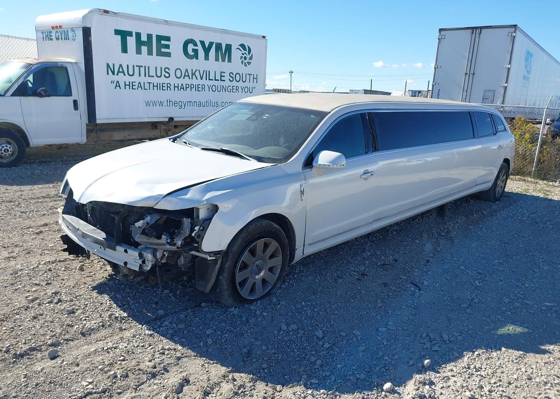 2015 LINCOLN MKT LIMO