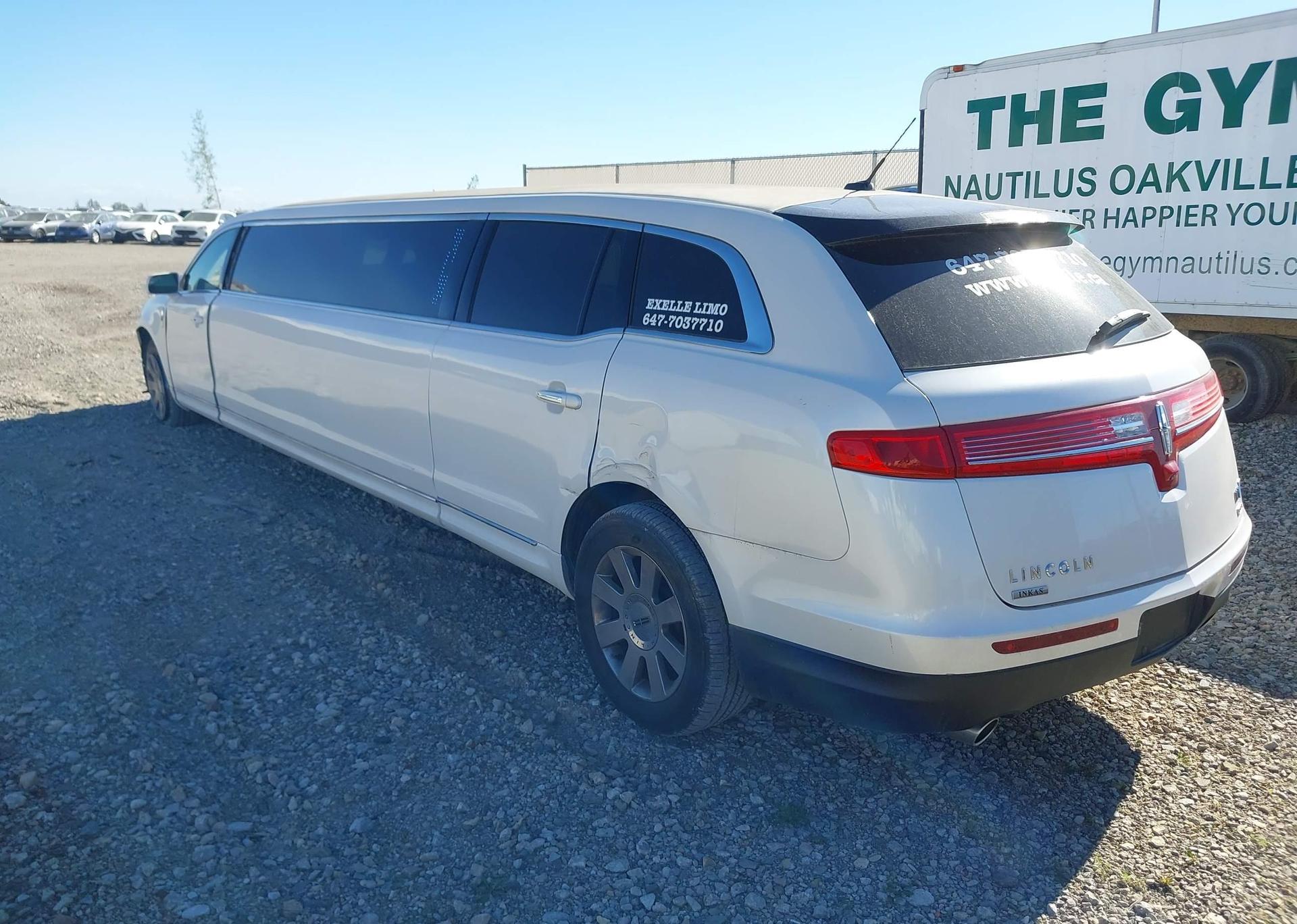 2015 LINCOLN MKT LIMO