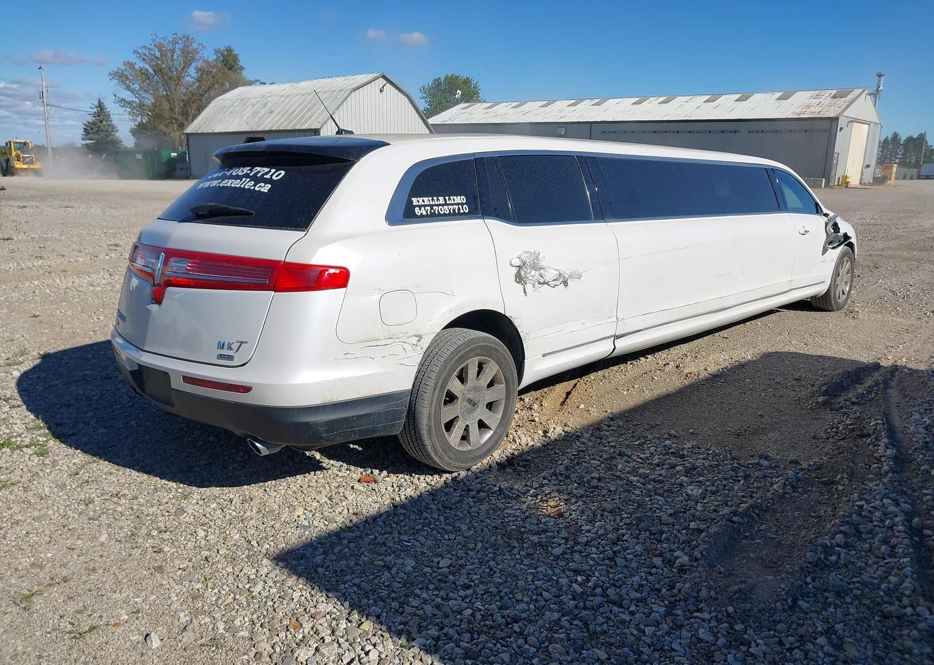 2015 LINCOLN MKT LIMO