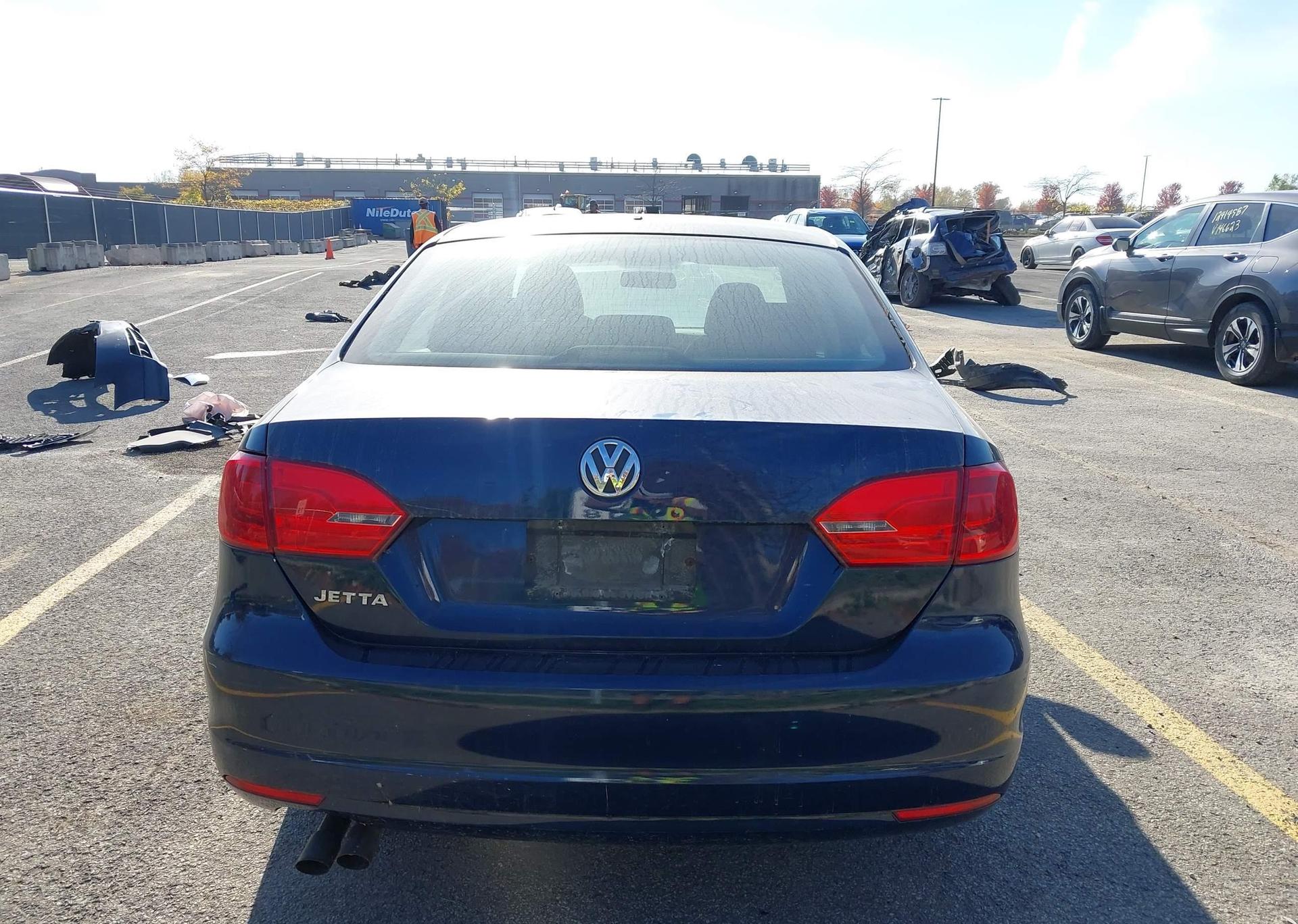 2011 VOLKSWAGEN JETTA