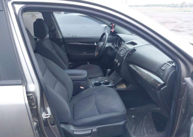 2011 KIA SORENTO LX