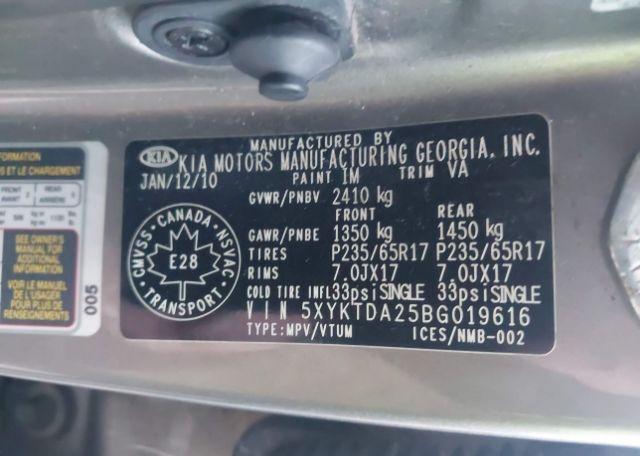 2011 KIA SORENTO LX