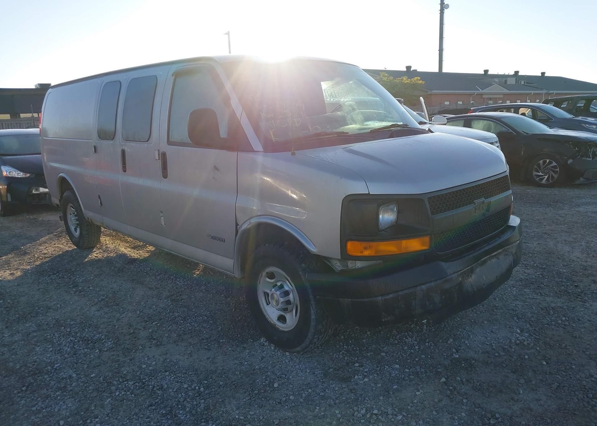 2005 CHEVROLET EXPRESS G2500