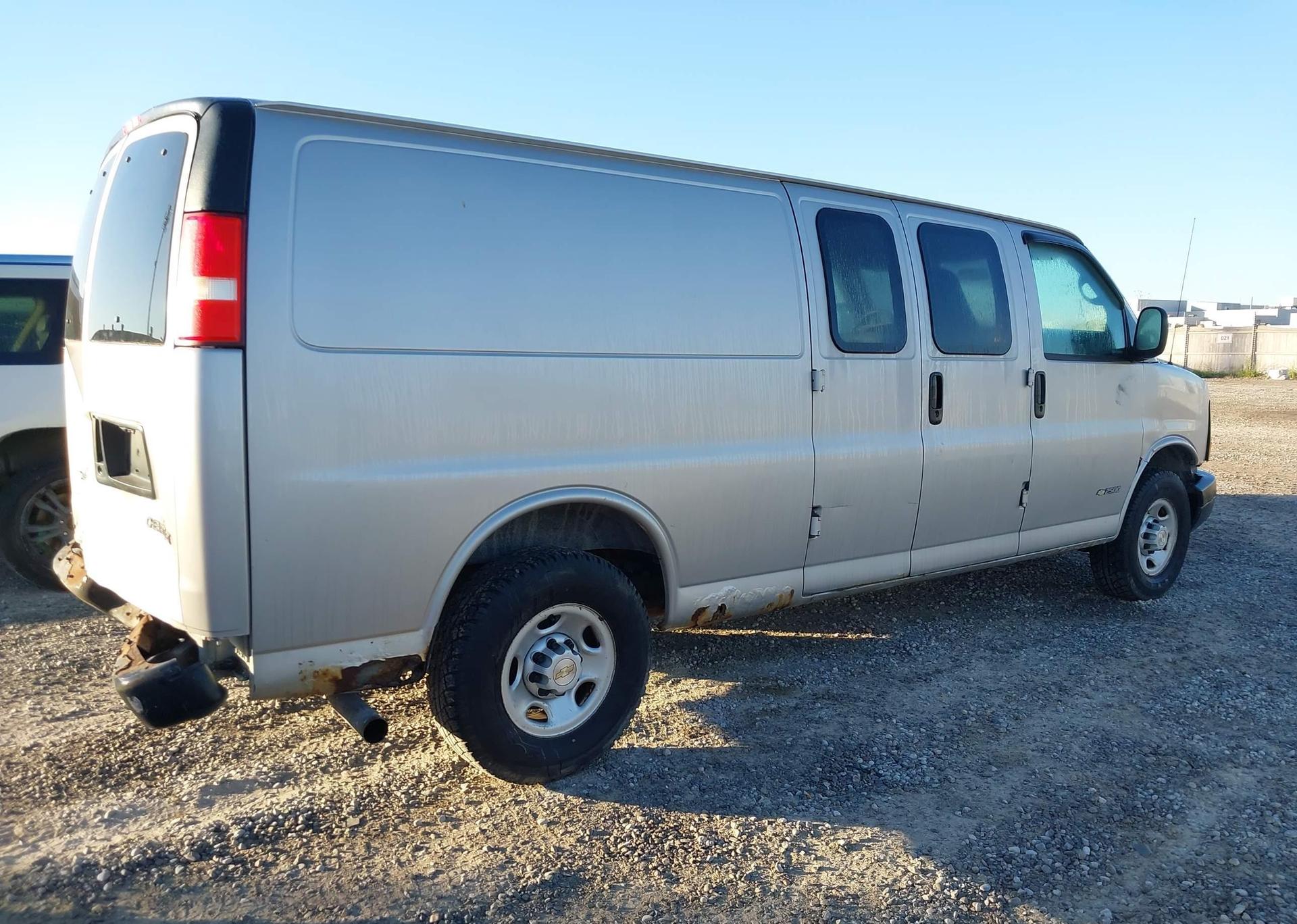 2005 CHEVROLET EXPRESS G2500