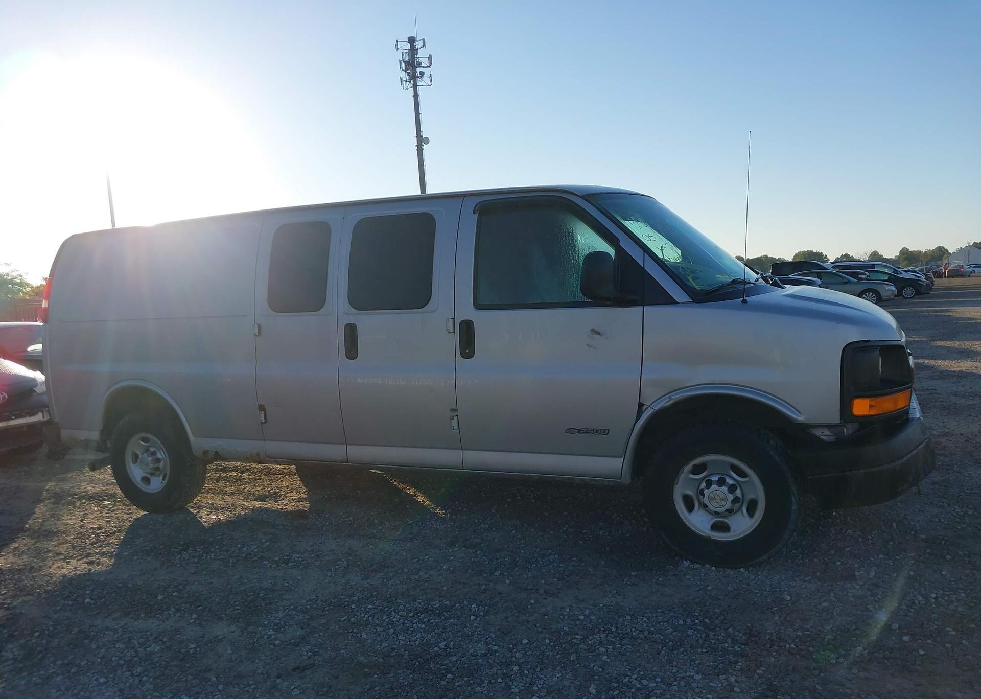 2005 CHEVROLET EXPRESS G2500