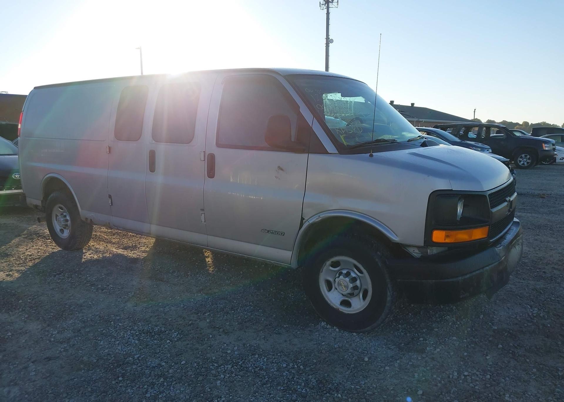 2005 CHEVROLET EXPRESS G2500