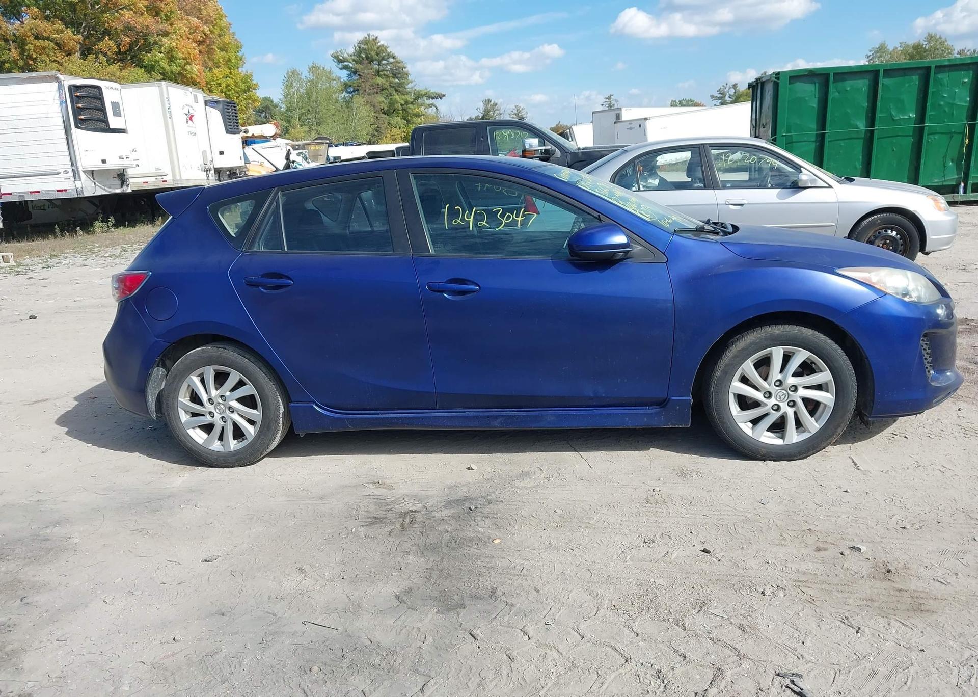 2012 MAZDA MAZDA3 GS-SKY