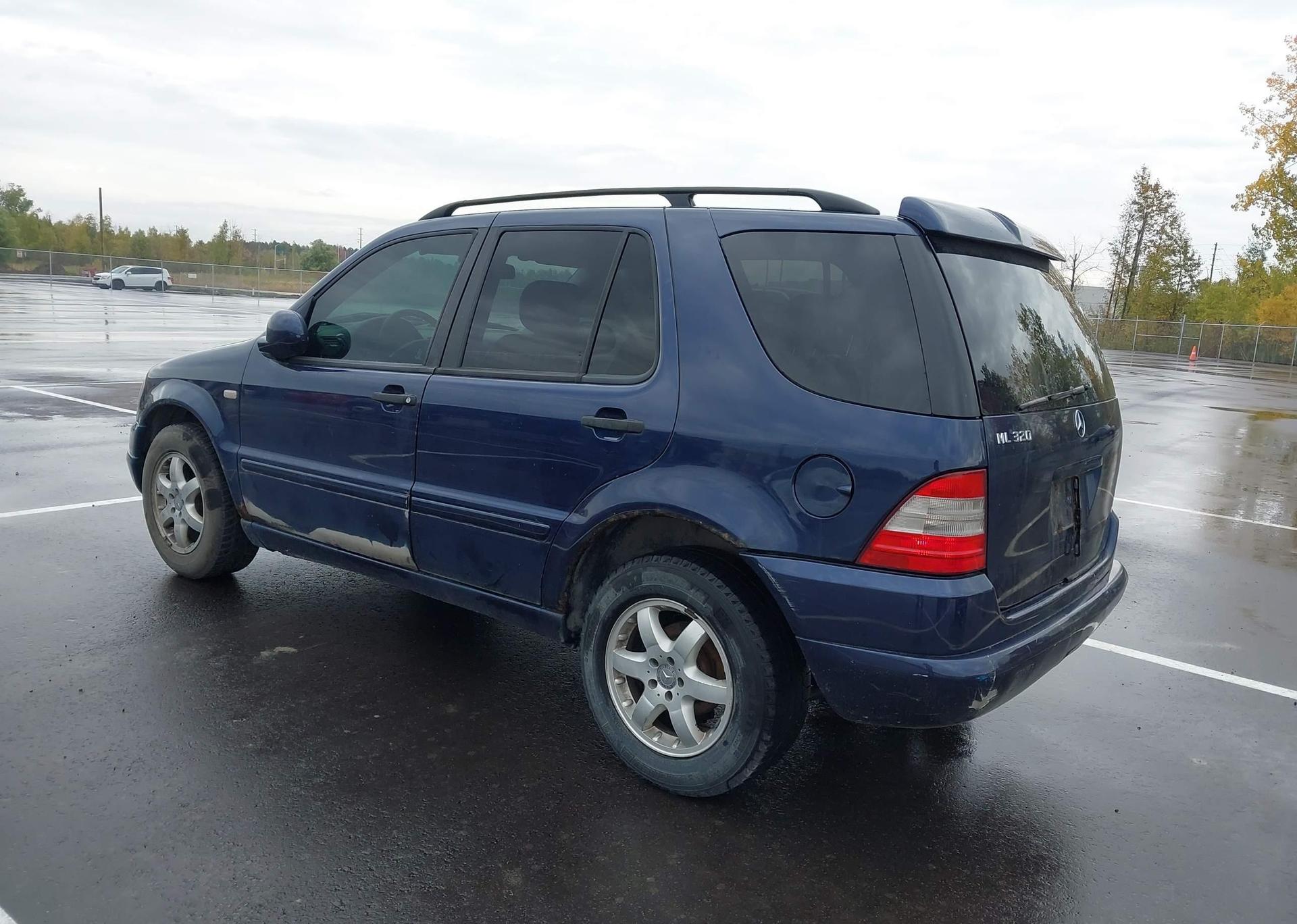 2001 MERCEDES-BENZ ML 320 CLASSIC