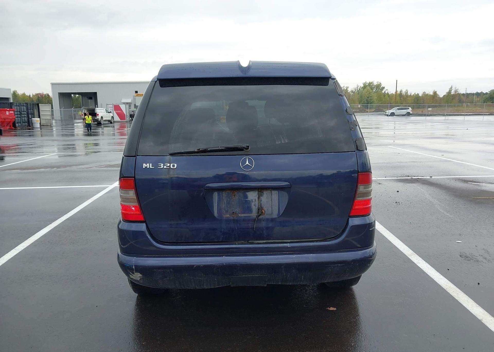 2001 MERCEDES-BENZ ML 320 CLASSIC