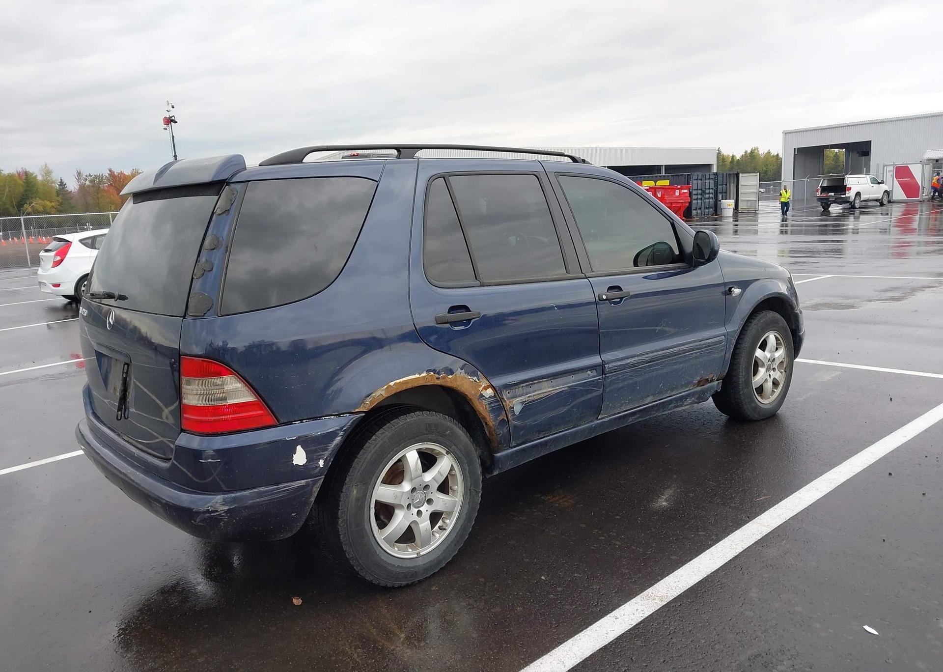 2001 MERCEDES-BENZ ML 320 CLASSIC