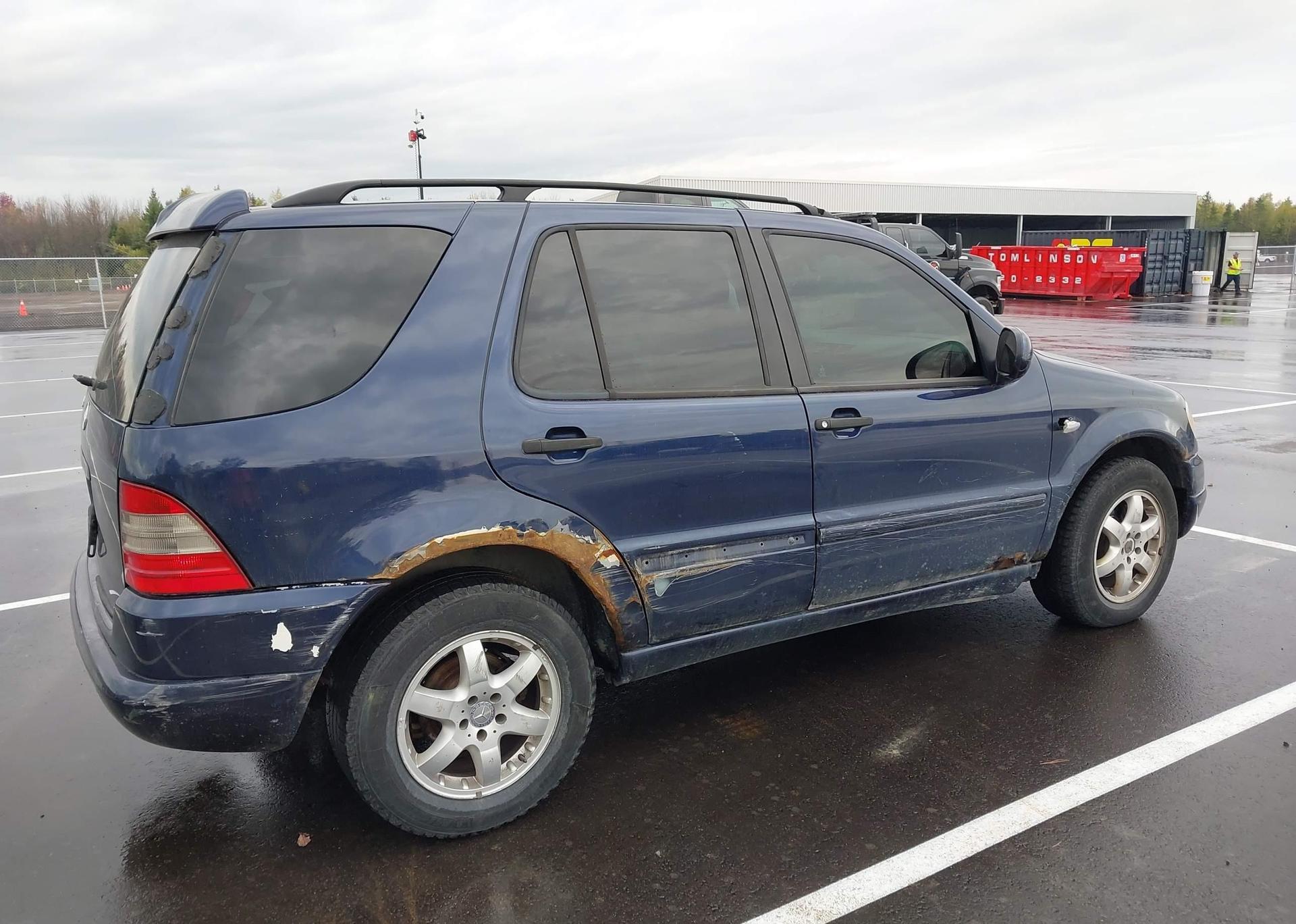 2001 MERCEDES-BENZ ML 320 CLASSIC