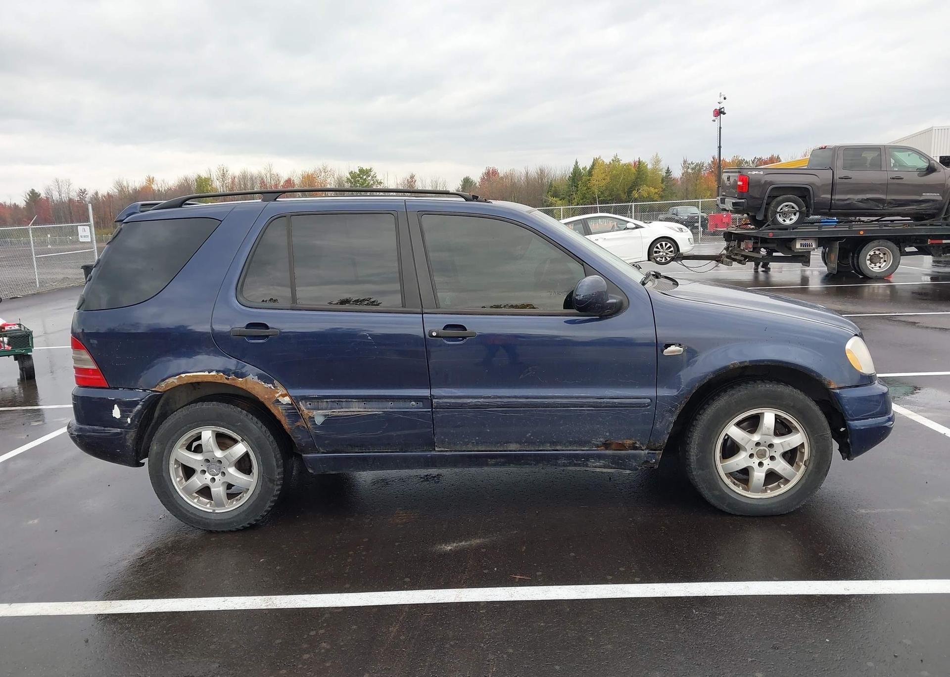 2001 MERCEDES-BENZ ML 320 CLASSIC