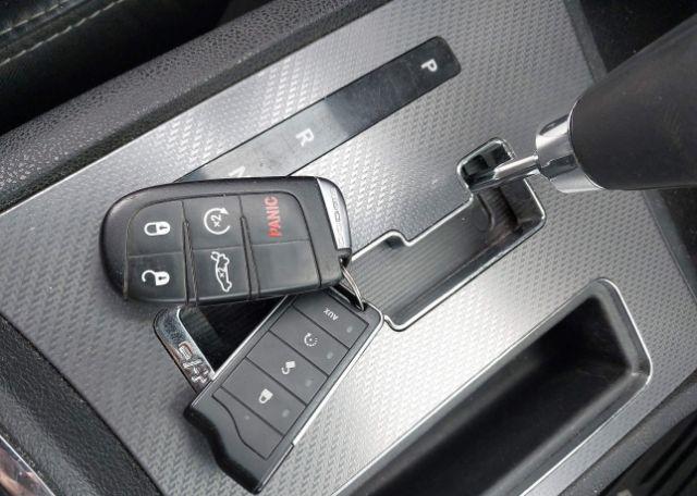2011 DODGE CHARGER R